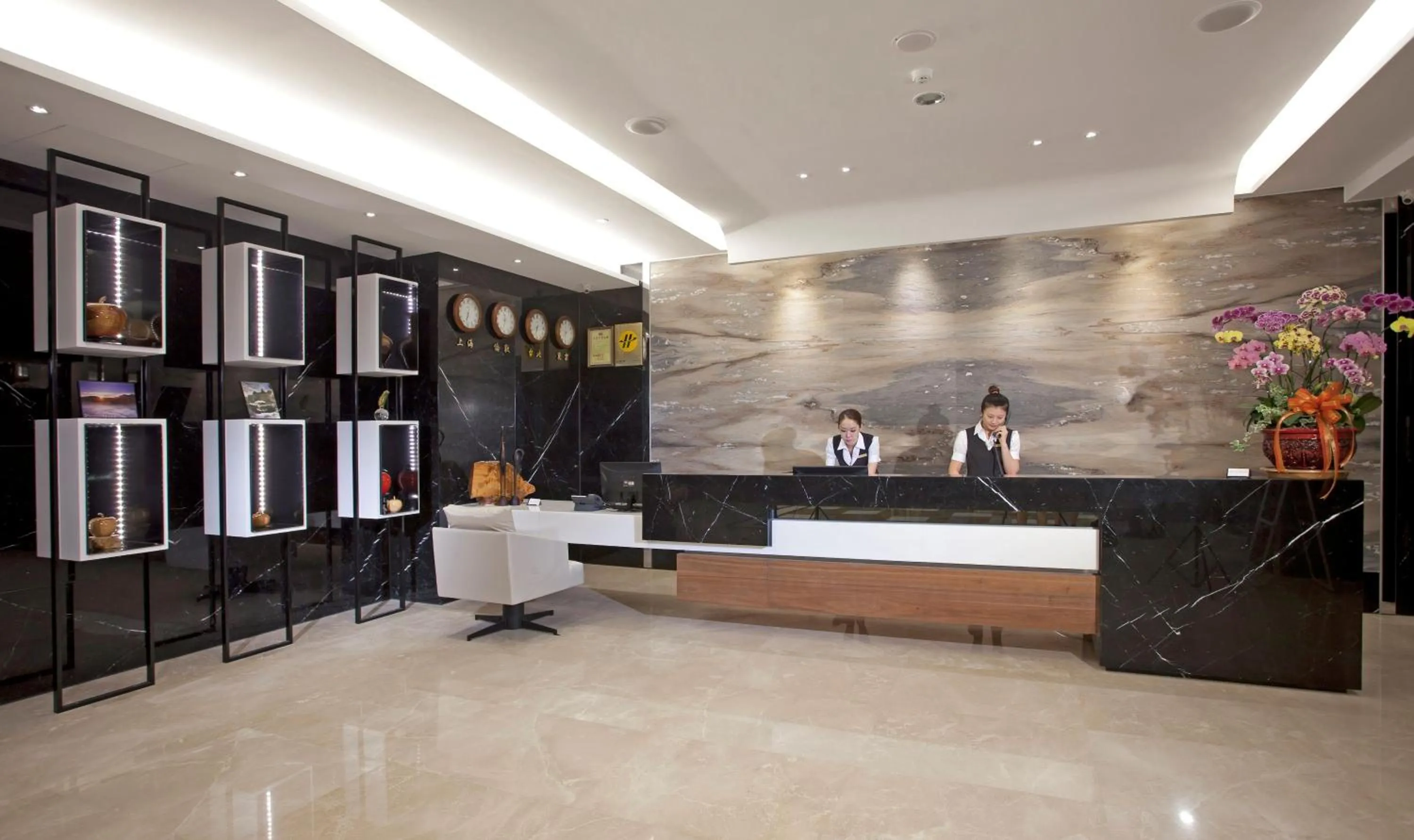 Lobby or reception in Renyi Lake Hotel