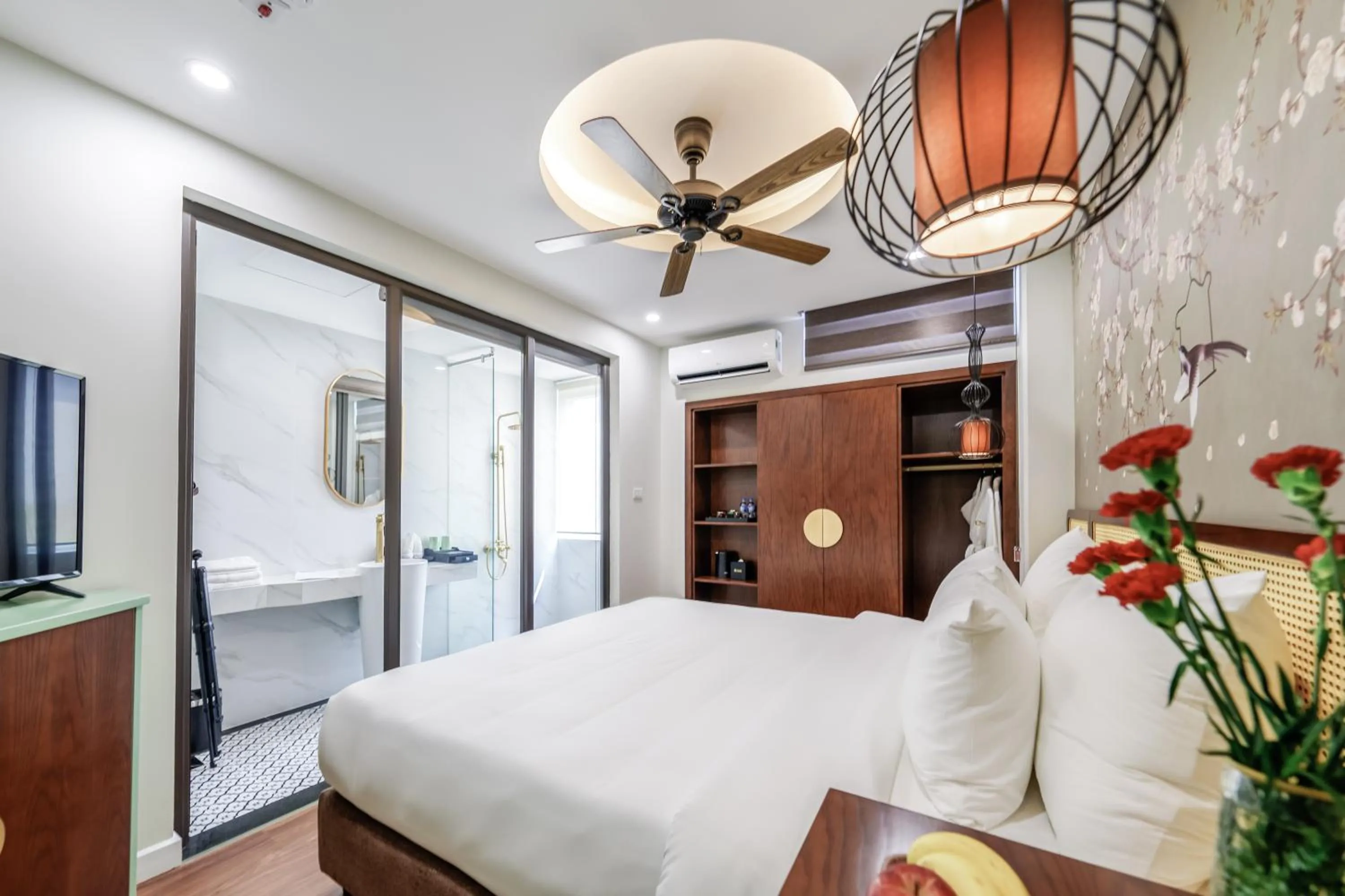 View (from property/room), Bed in Lestar Hotel Hanoi
