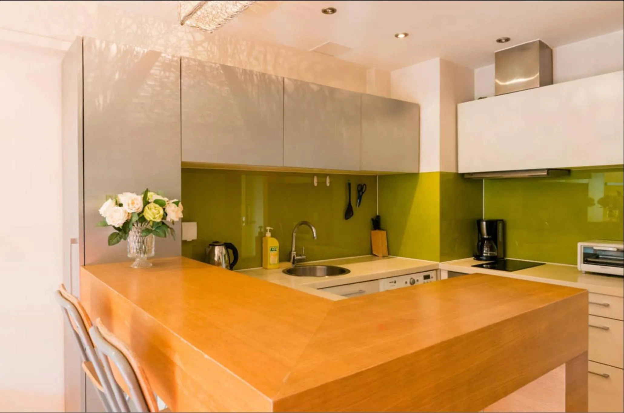 Coffee/tea facilities in Beijing Haisheng Apartment