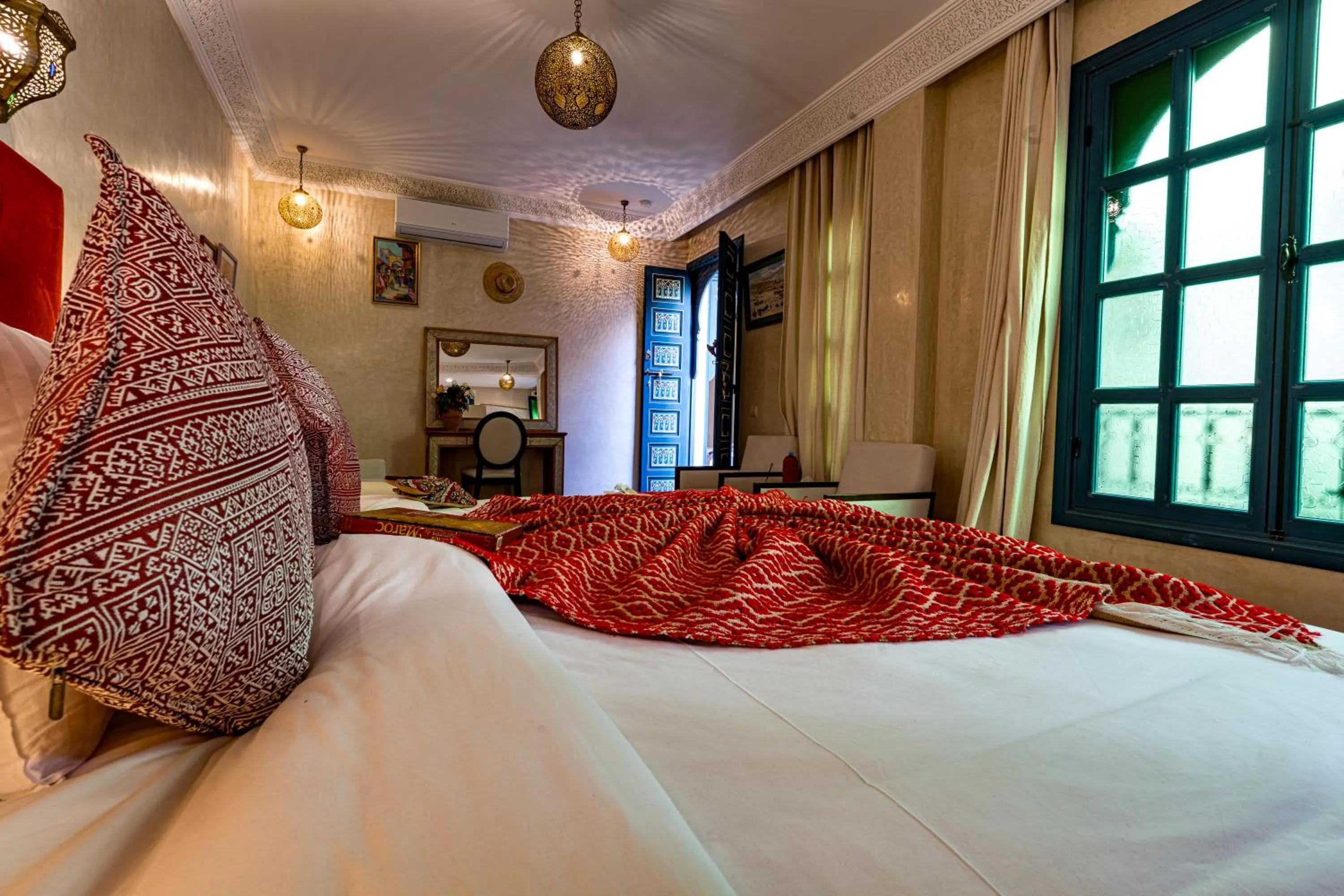 Bedroom, Bed in Riad Atrium & Spa