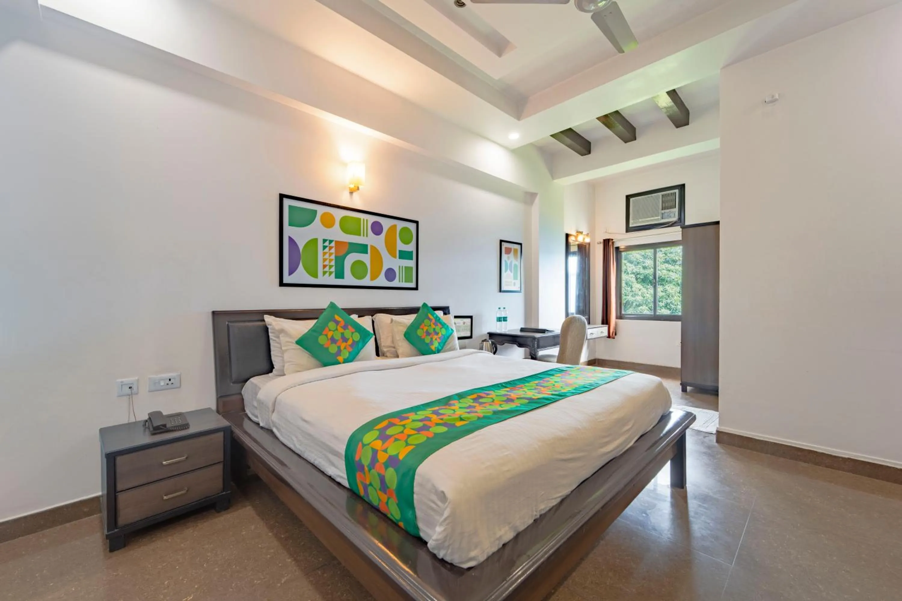 Bedroom, Bed in Treebo Shivam Inn Near Singapore Mall