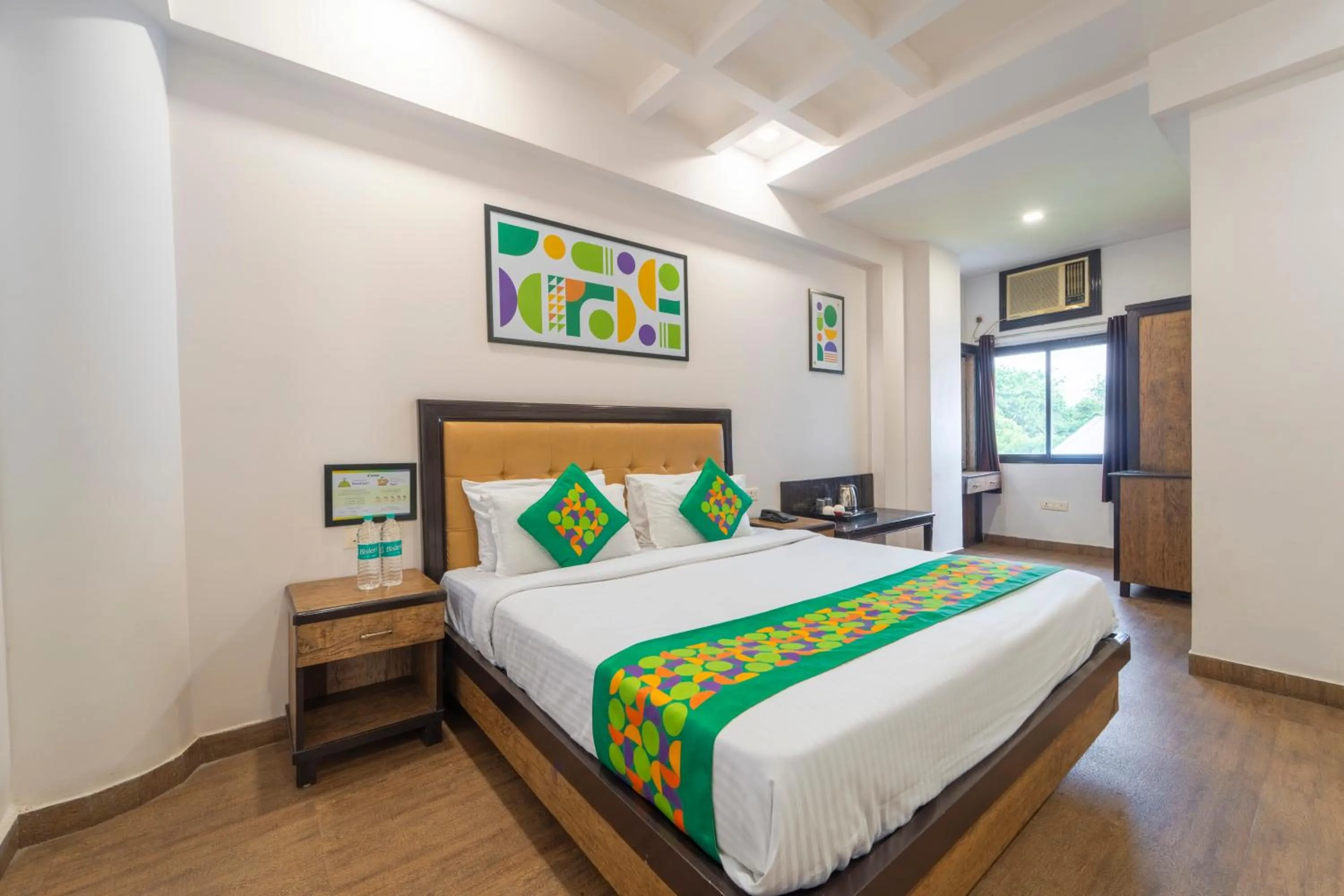 Bedroom, Bed in Treebo Shivam Inn Near Singapore Mall