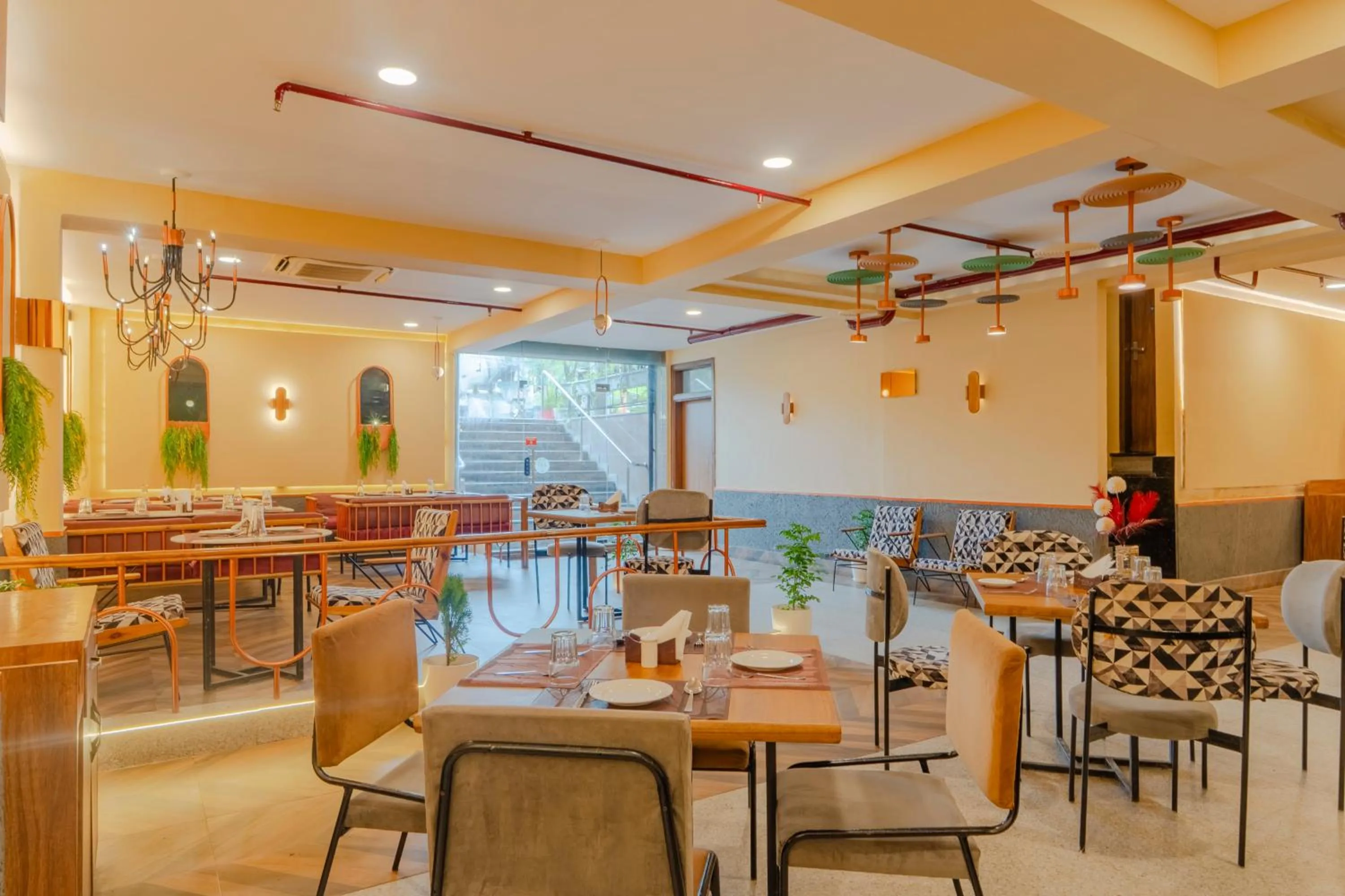 Restaurant/places to eat in Treebo Shivam Inn Near Singapore Mall