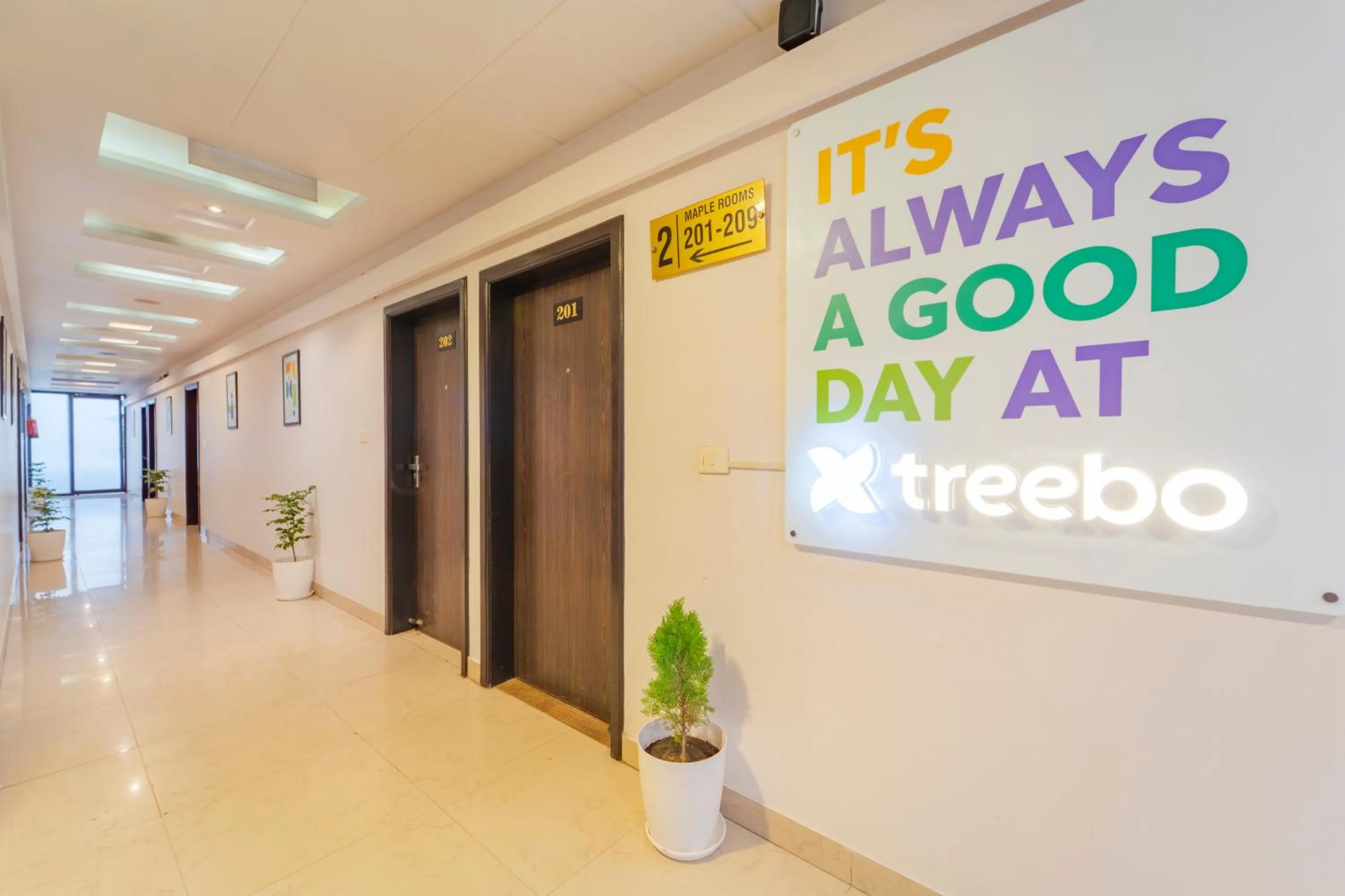 Lobby or reception in Treebo Shivam Inn Near Singapore Mall