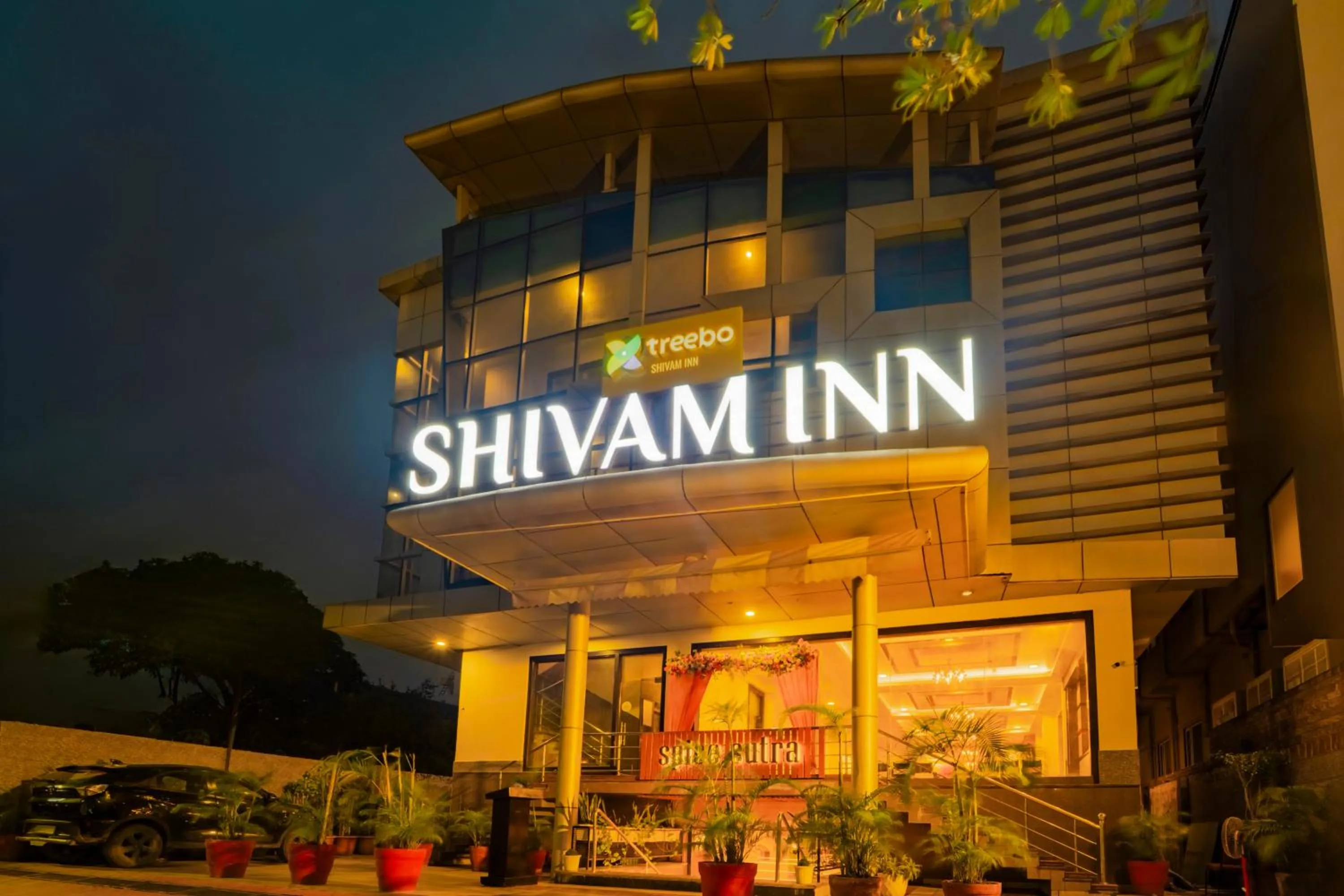 Property building in Treebo Shivam Inn Near Singapore Mall