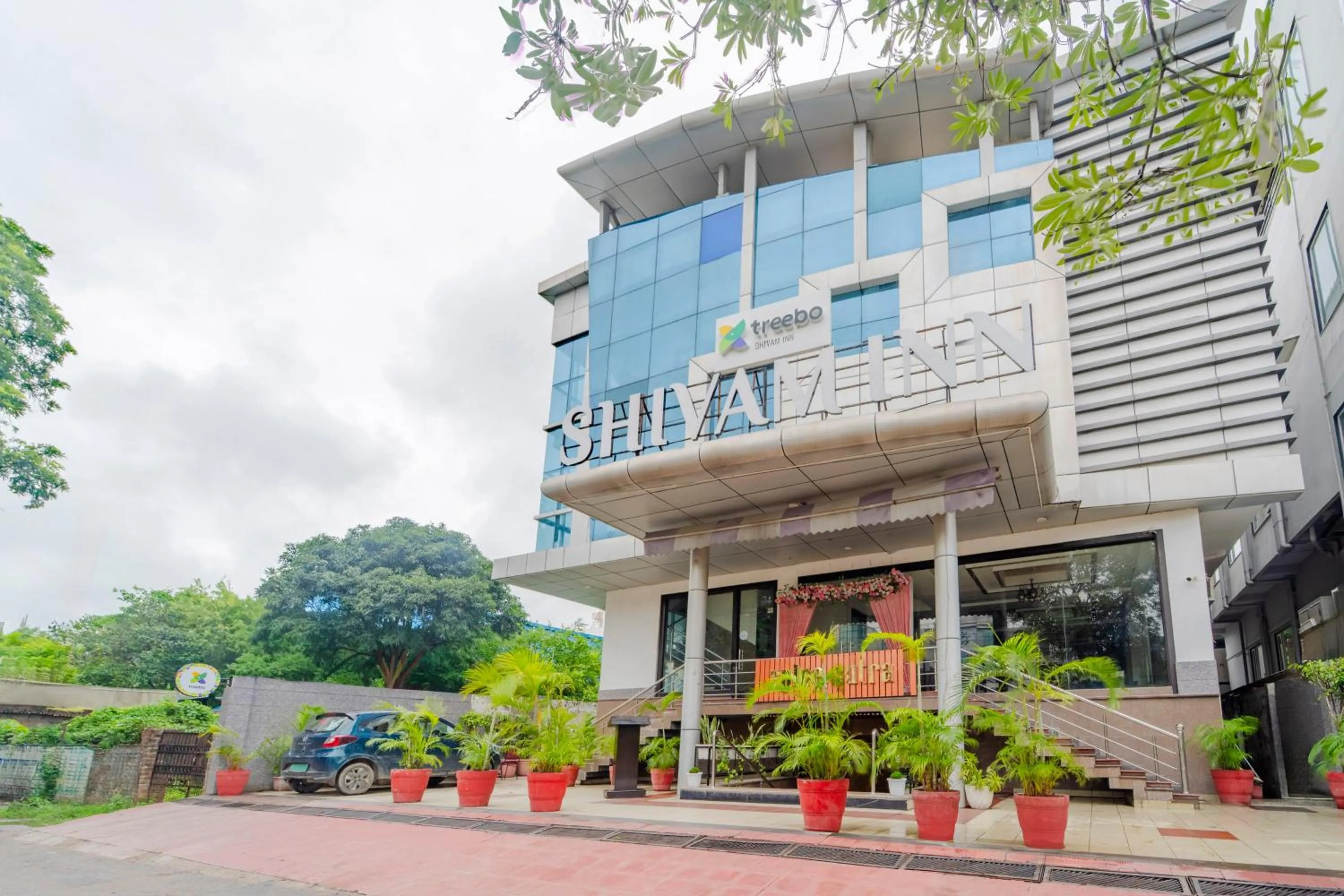 Property building in Treebo Shivam Inn Near Singapore Mall