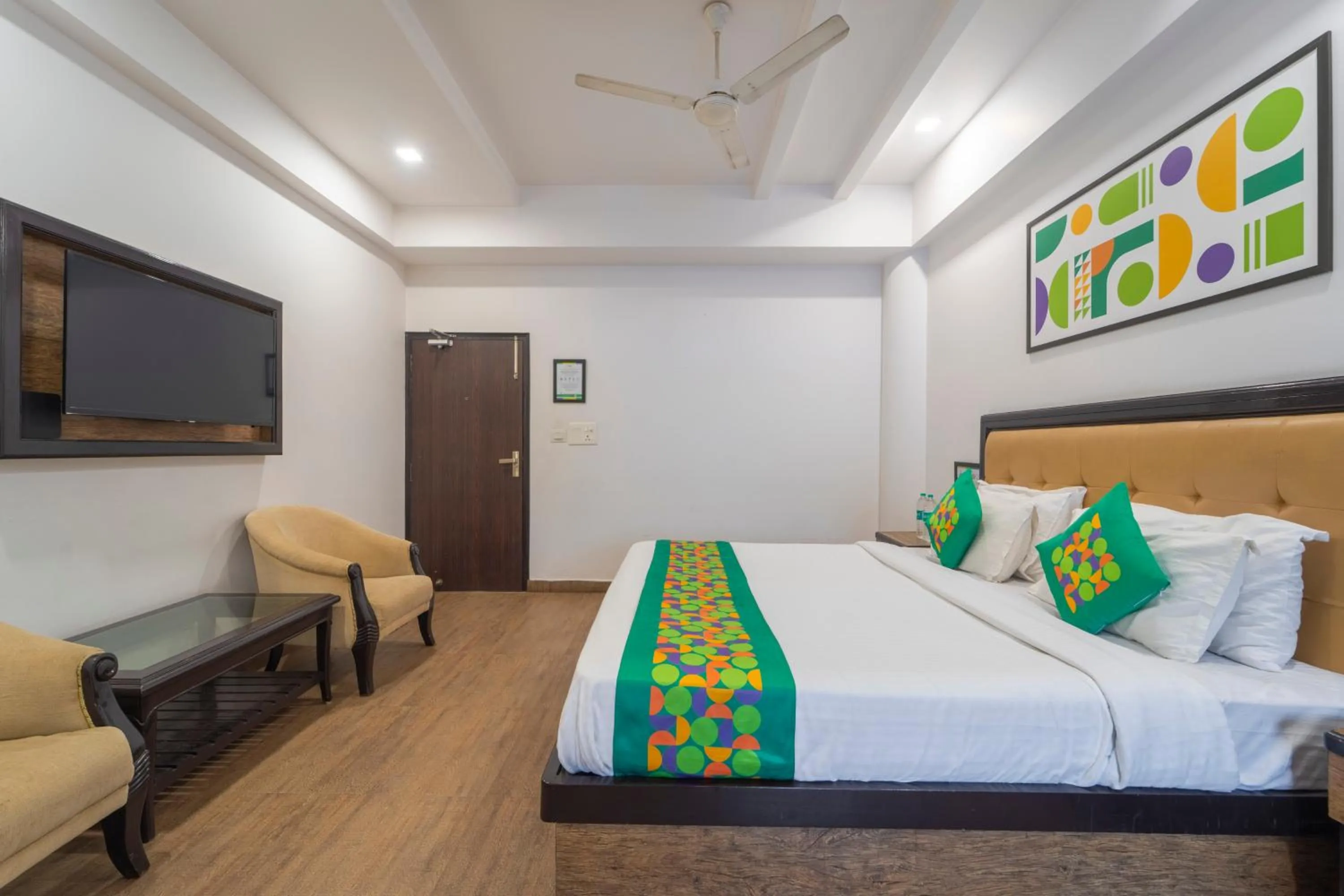 Bedroom, Bed in Treebo Shivam Inn Near Singapore Mall