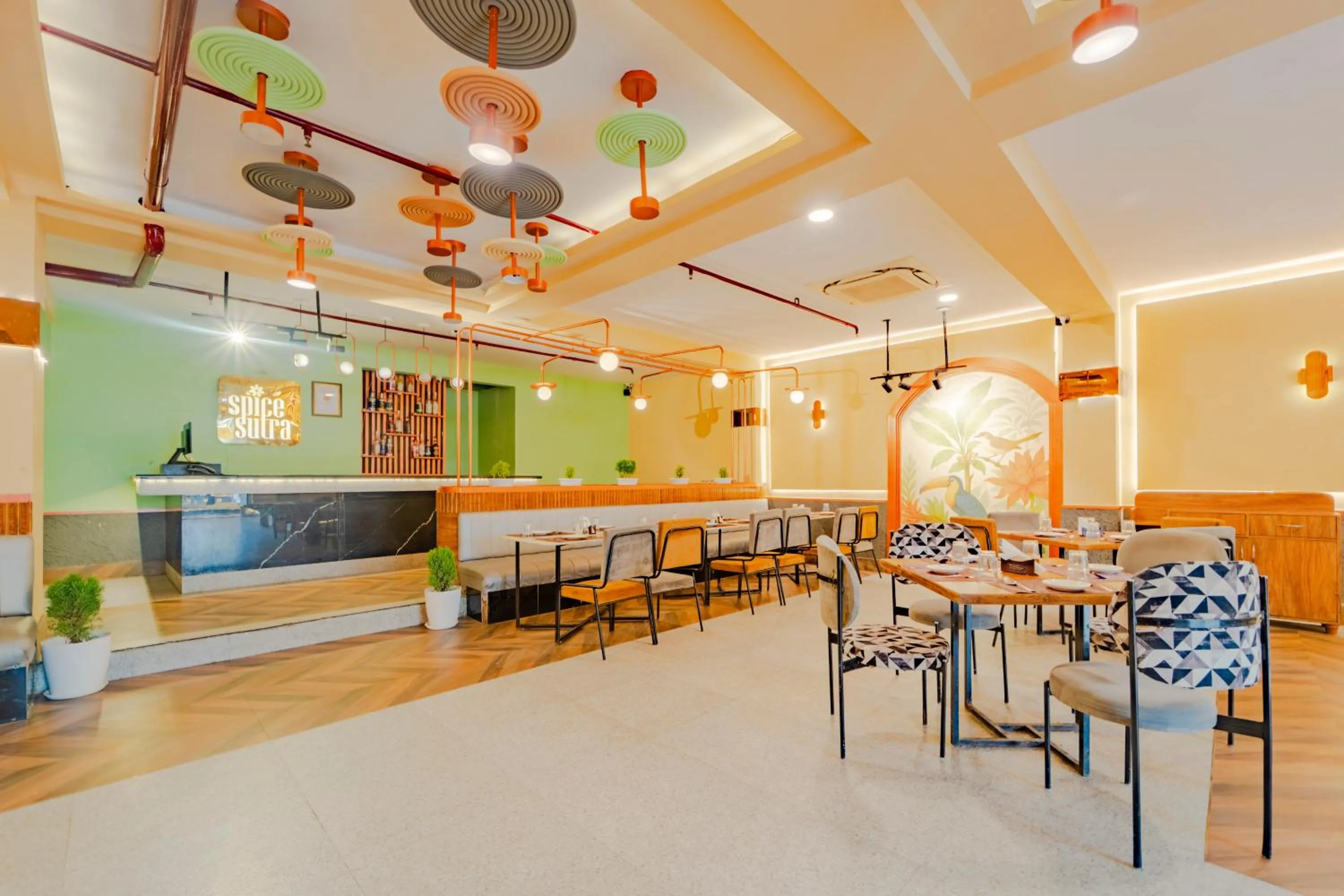 Restaurant/places to eat in Treebo Shivam Inn Near Singapore Mall