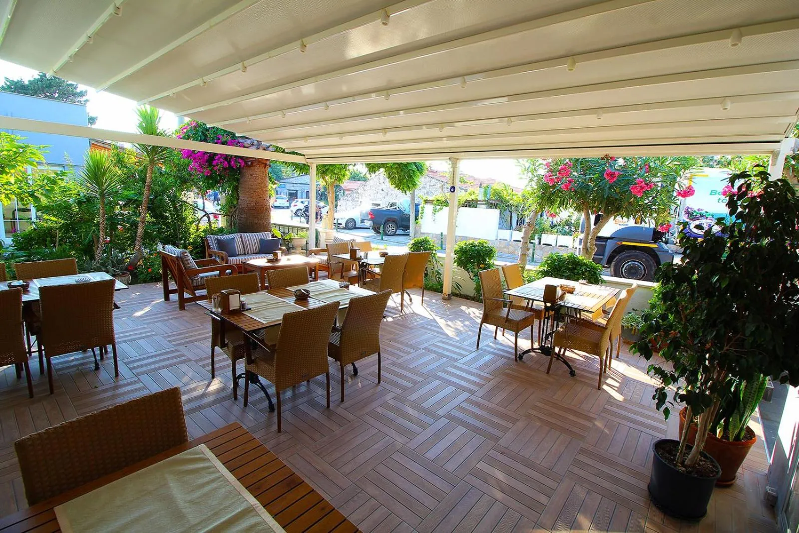 Restaurant/places to eat in The Losh Hotel