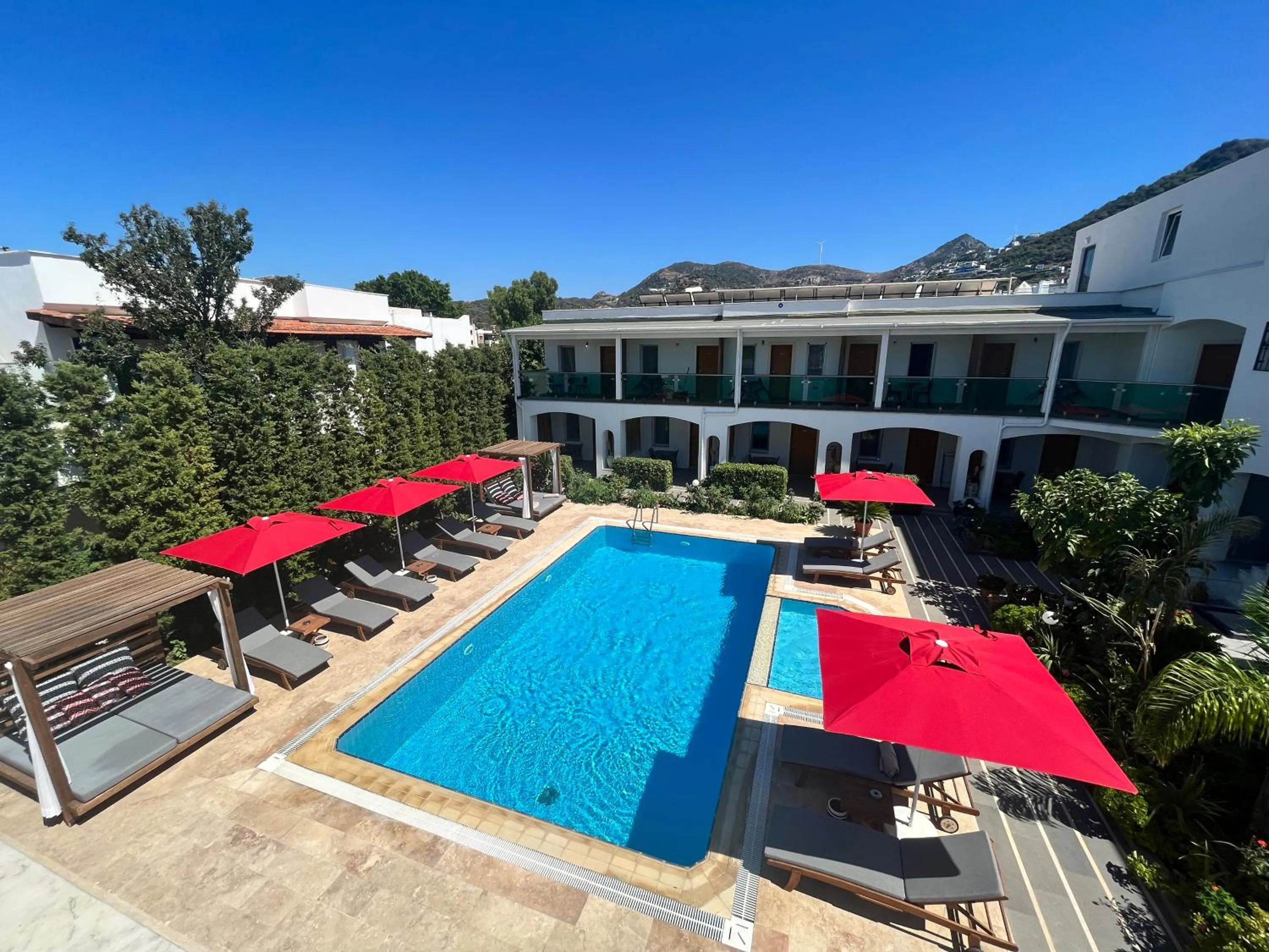 Swimming pool in The Losh Hotel