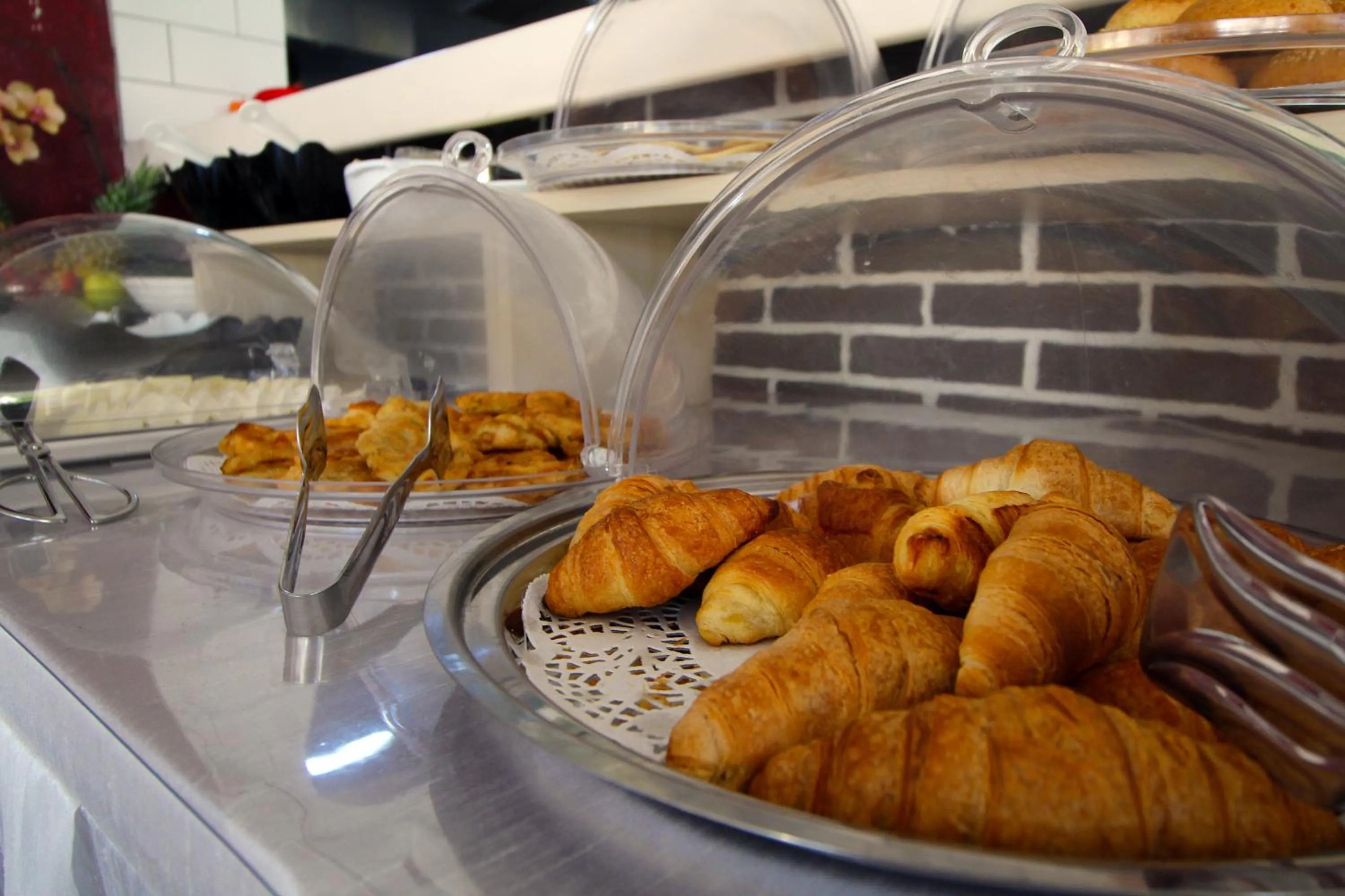 Food in The Losh Hotel