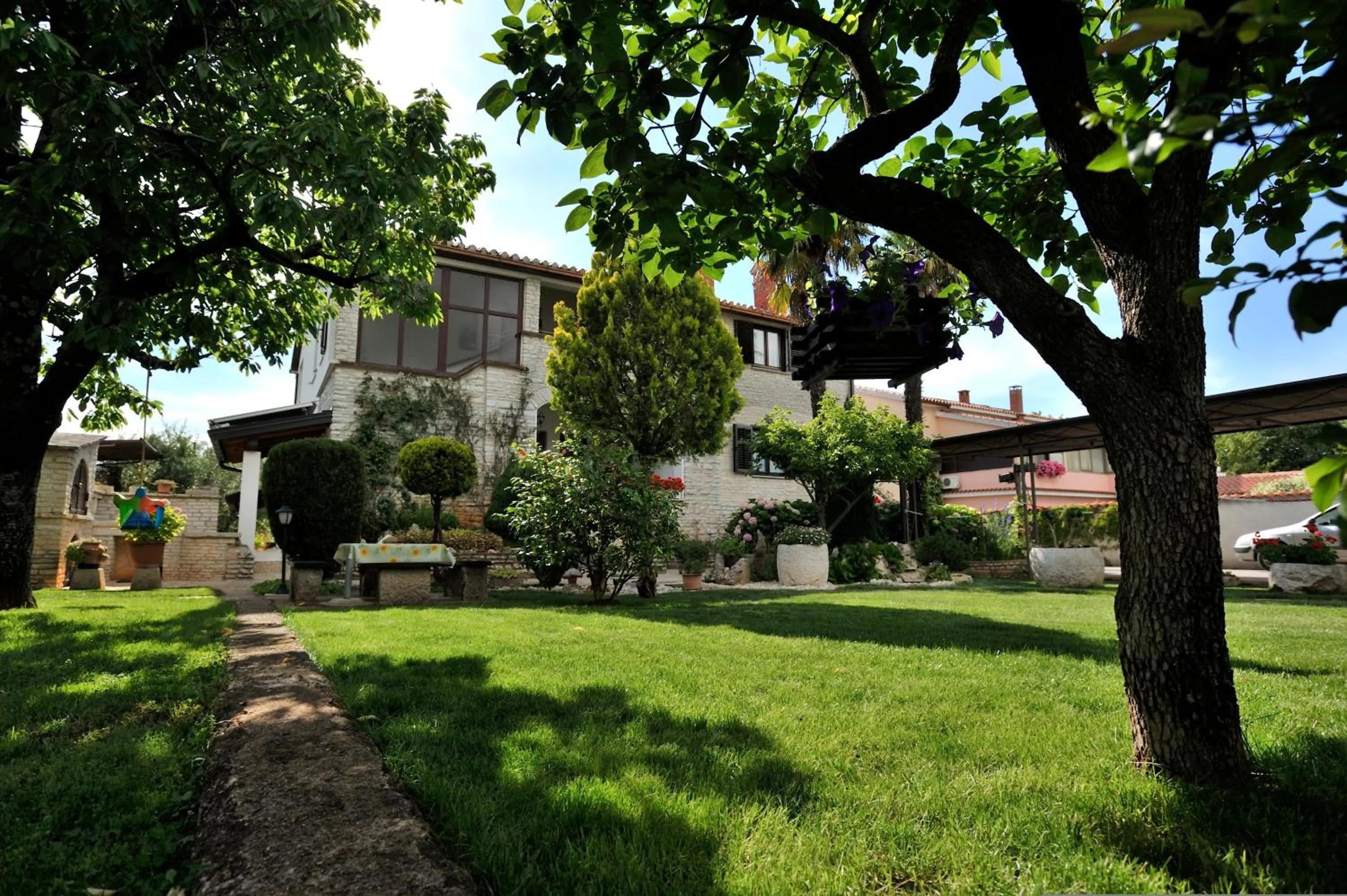 Garden in Apartmani Villa Otilija