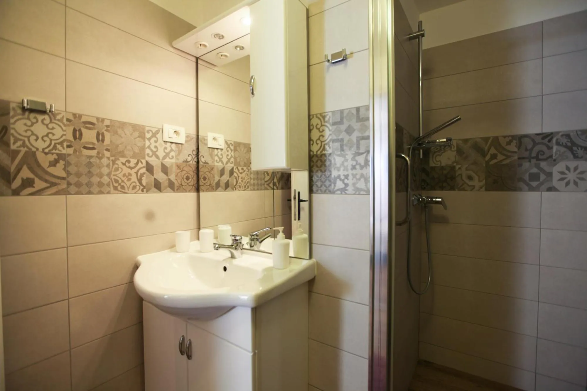 Shower in Apartmani Villa Otilija