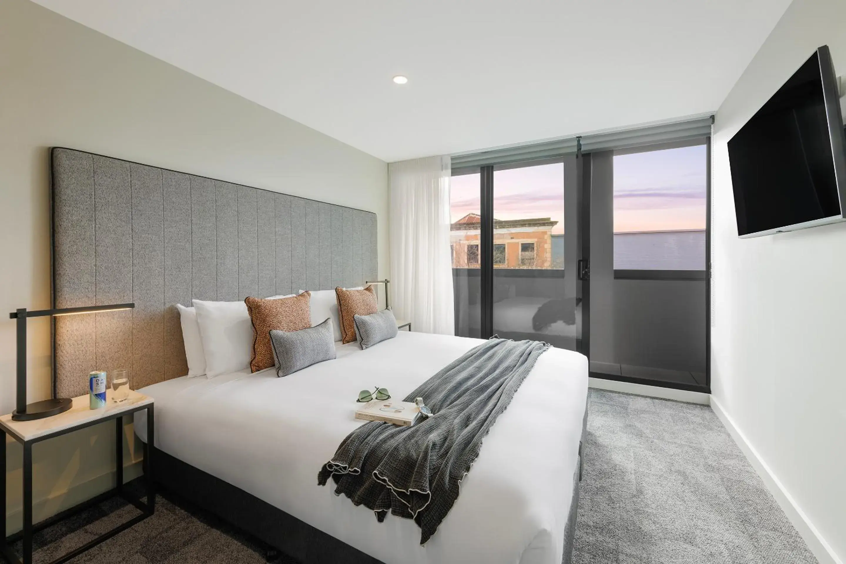 Superior Studio Apartment with Balcony in Punthill Maitland Superior Studio Apartment with Balcony in Punthill Maitland