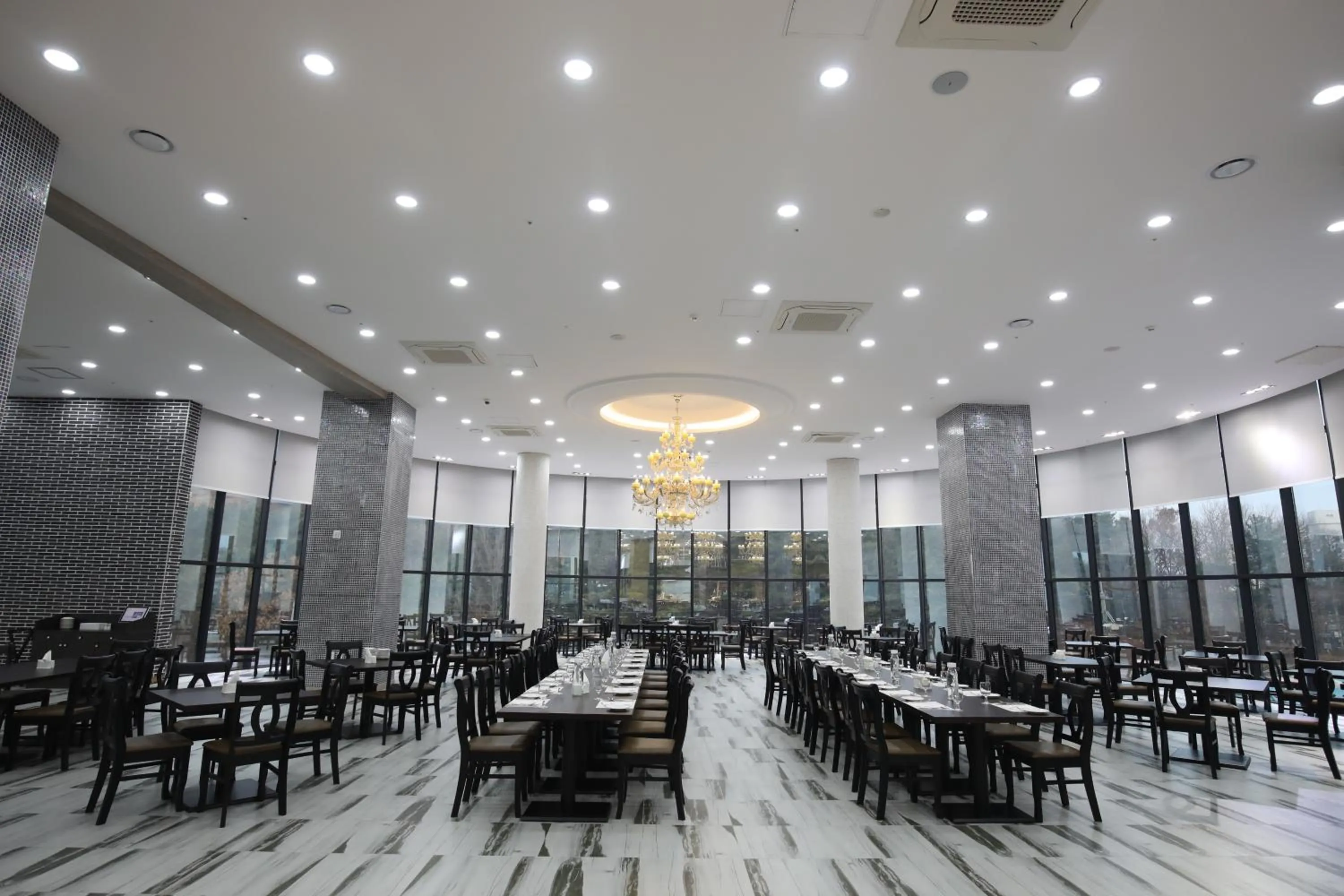 Restaurant/places to eat in Benikea hotel seosan