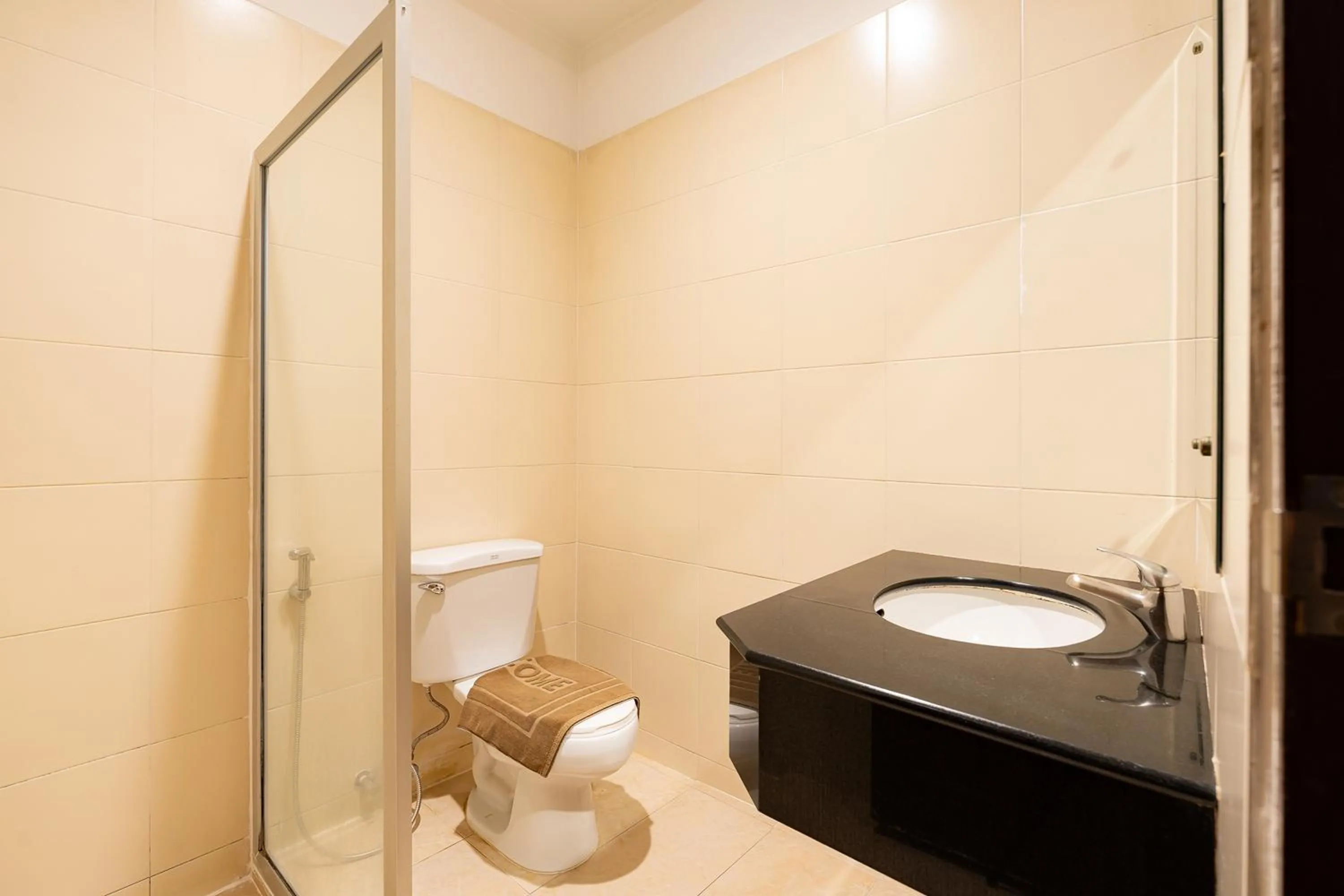 Shower in 23 AVA at Saladaeng