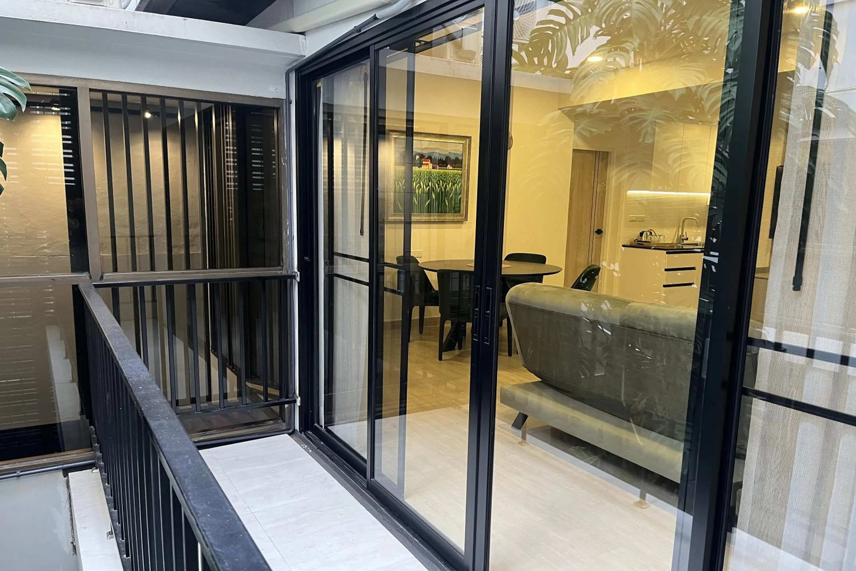 Photo of the whole room in 23 AVA at Saladaeng