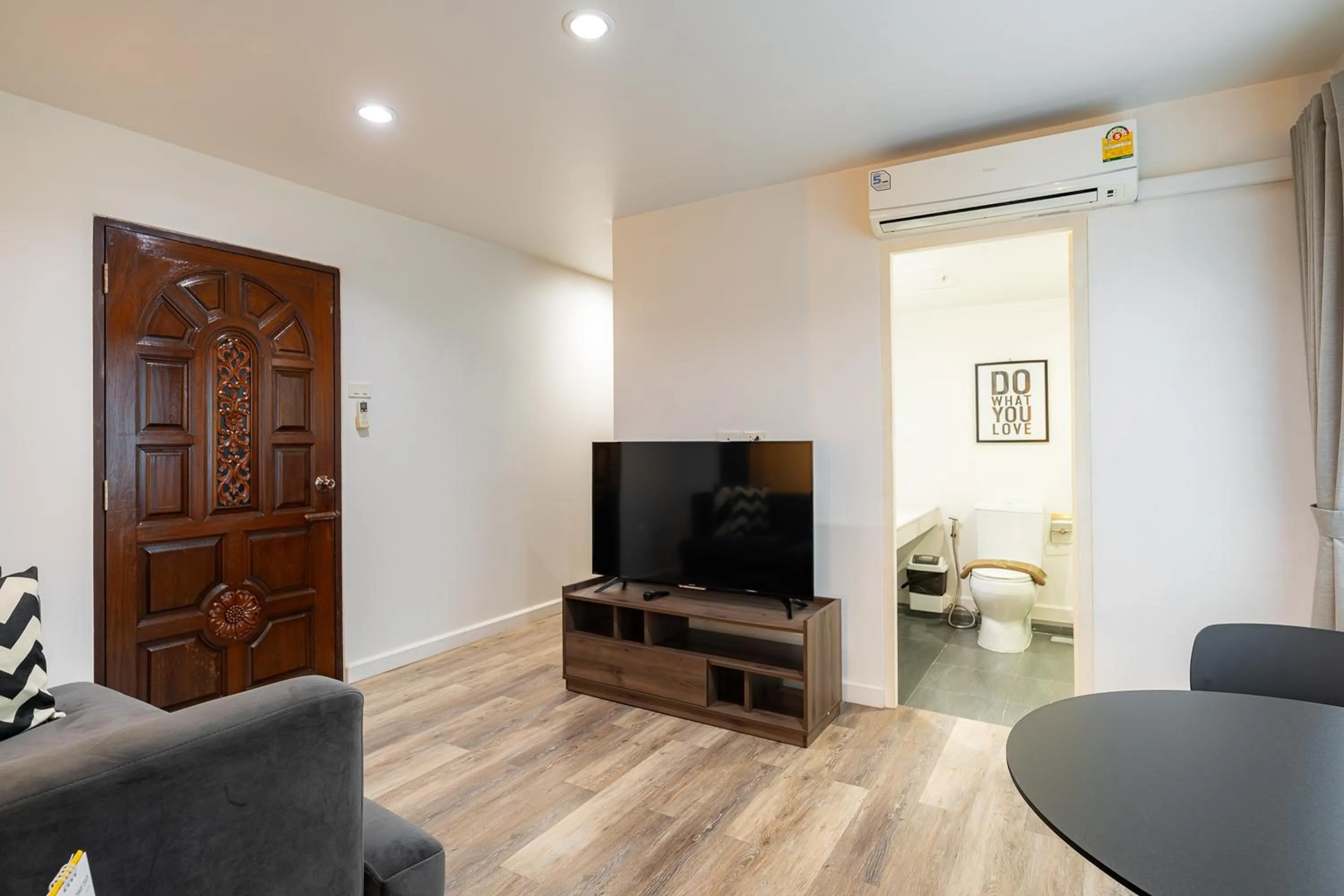 TV and multimedia in 23 AVA at Saladaeng