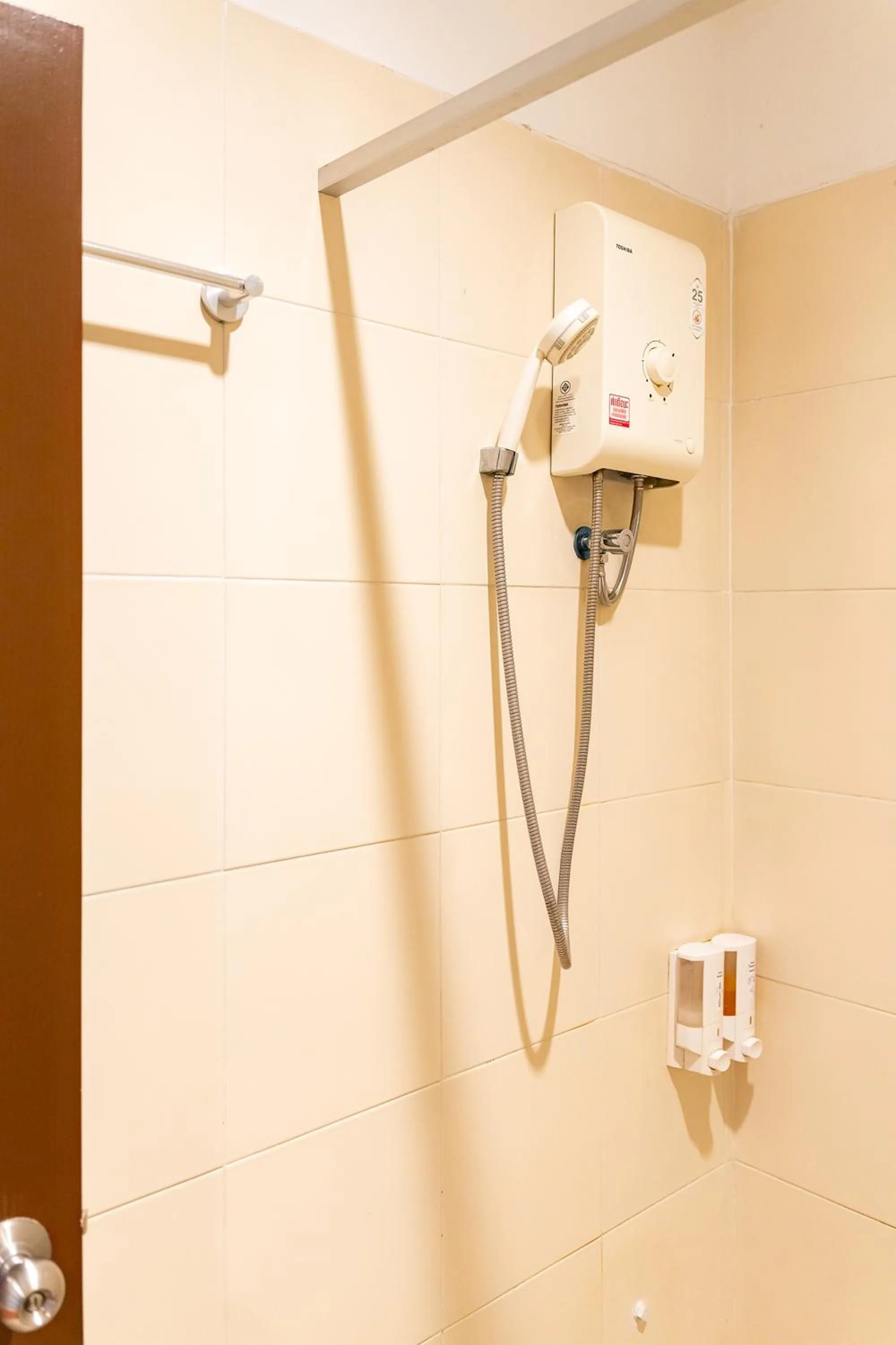 Shower in 23 AVA at Saladaeng