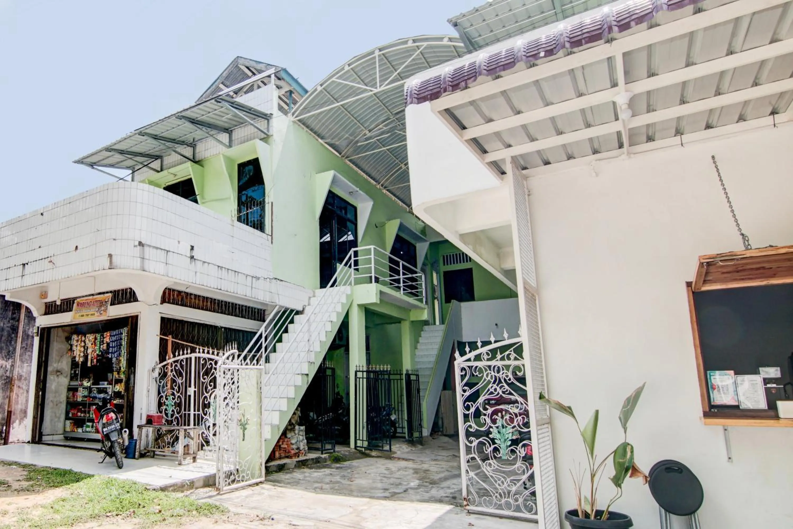 Facade/entrance in Hotel O Angsana Aglow Homestay Near Taman Angsana