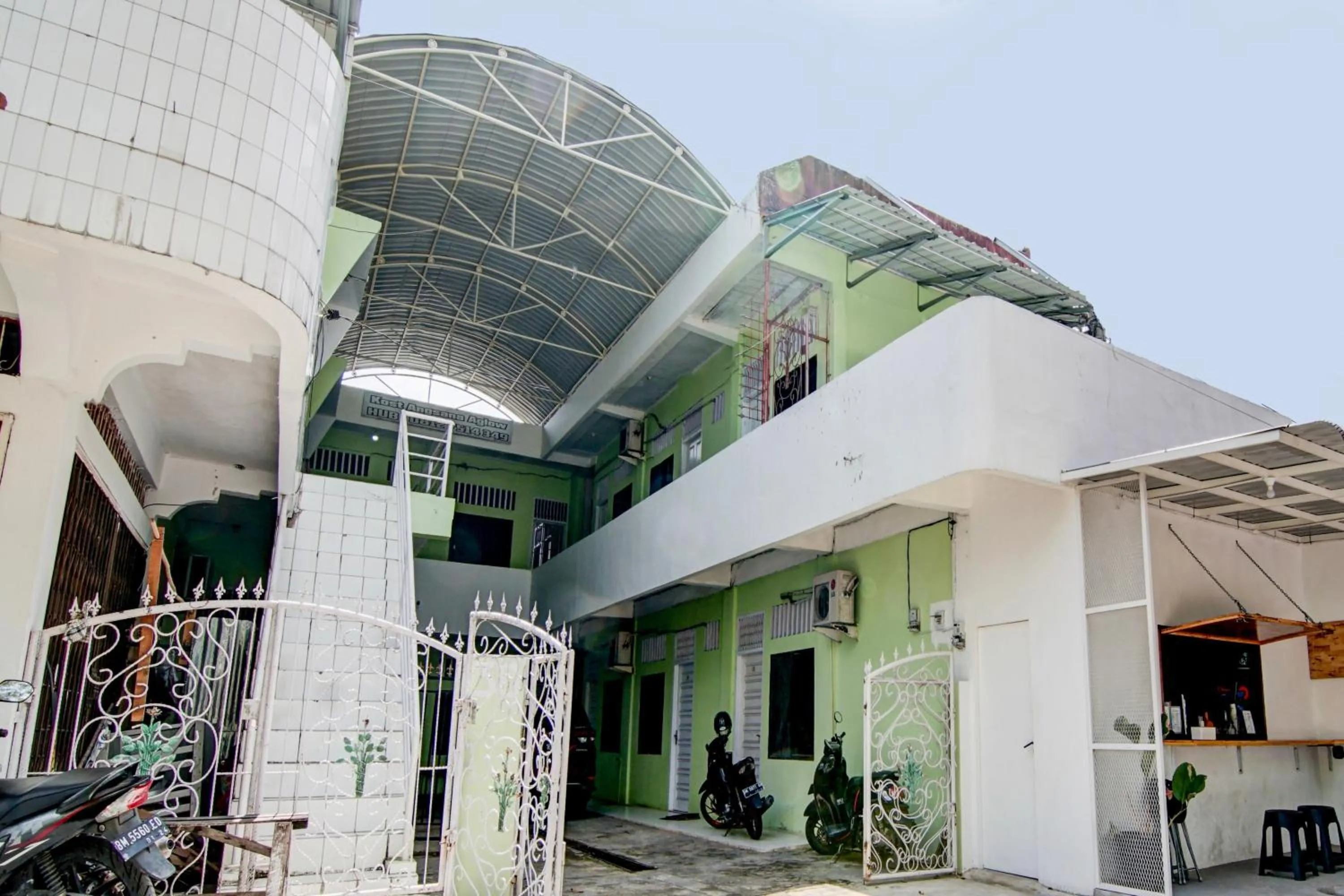 Facade/entrance in Hotel O Angsana Aglow Homestay Near Taman Angsana