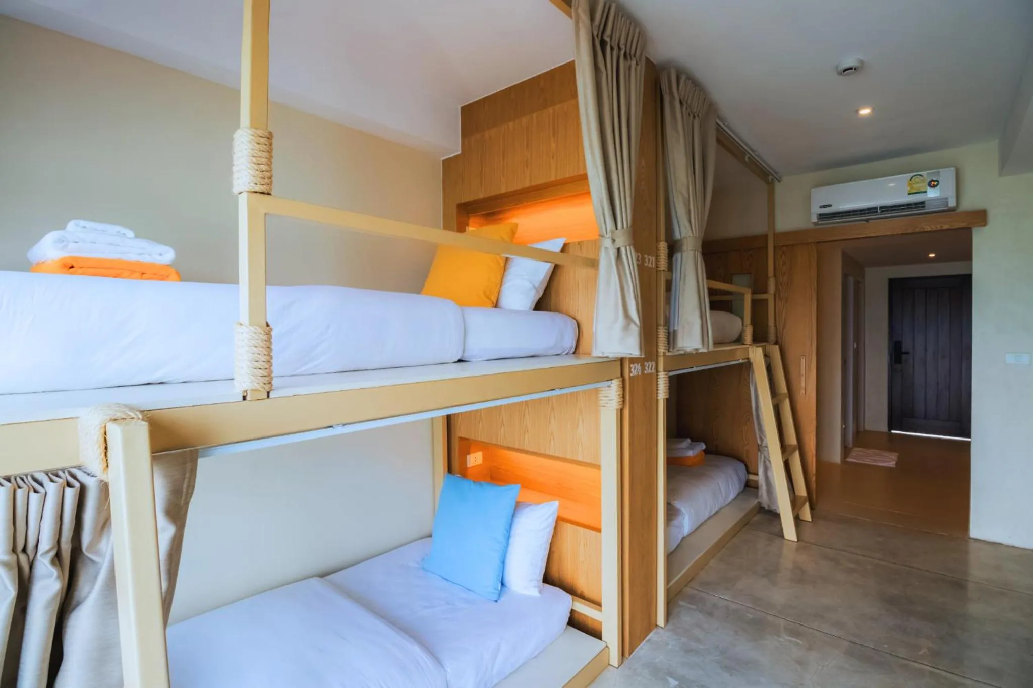 Bed in Sea Sun Bed & Beyond