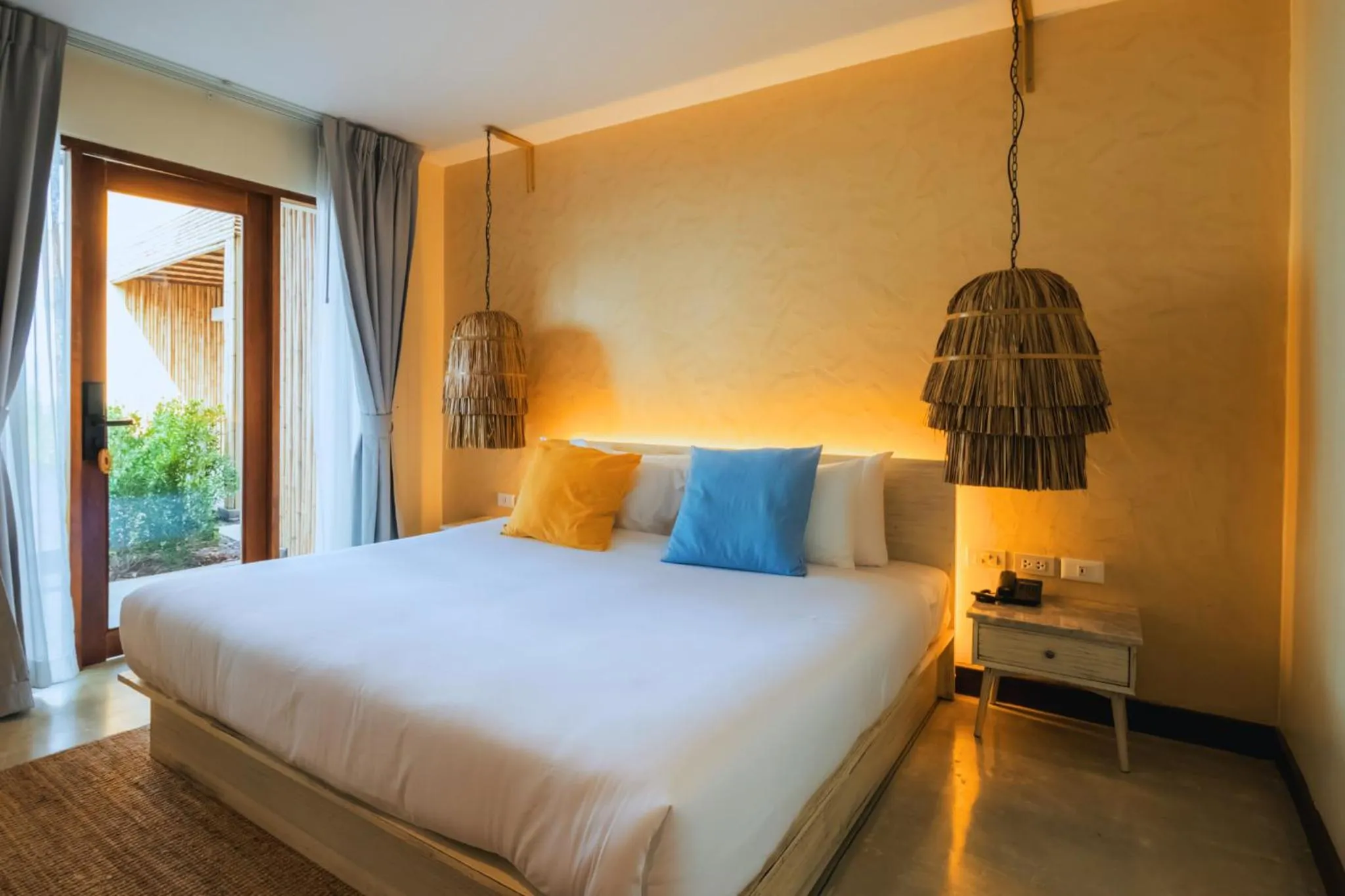 Bed in Sea Sun Bed & Beyond