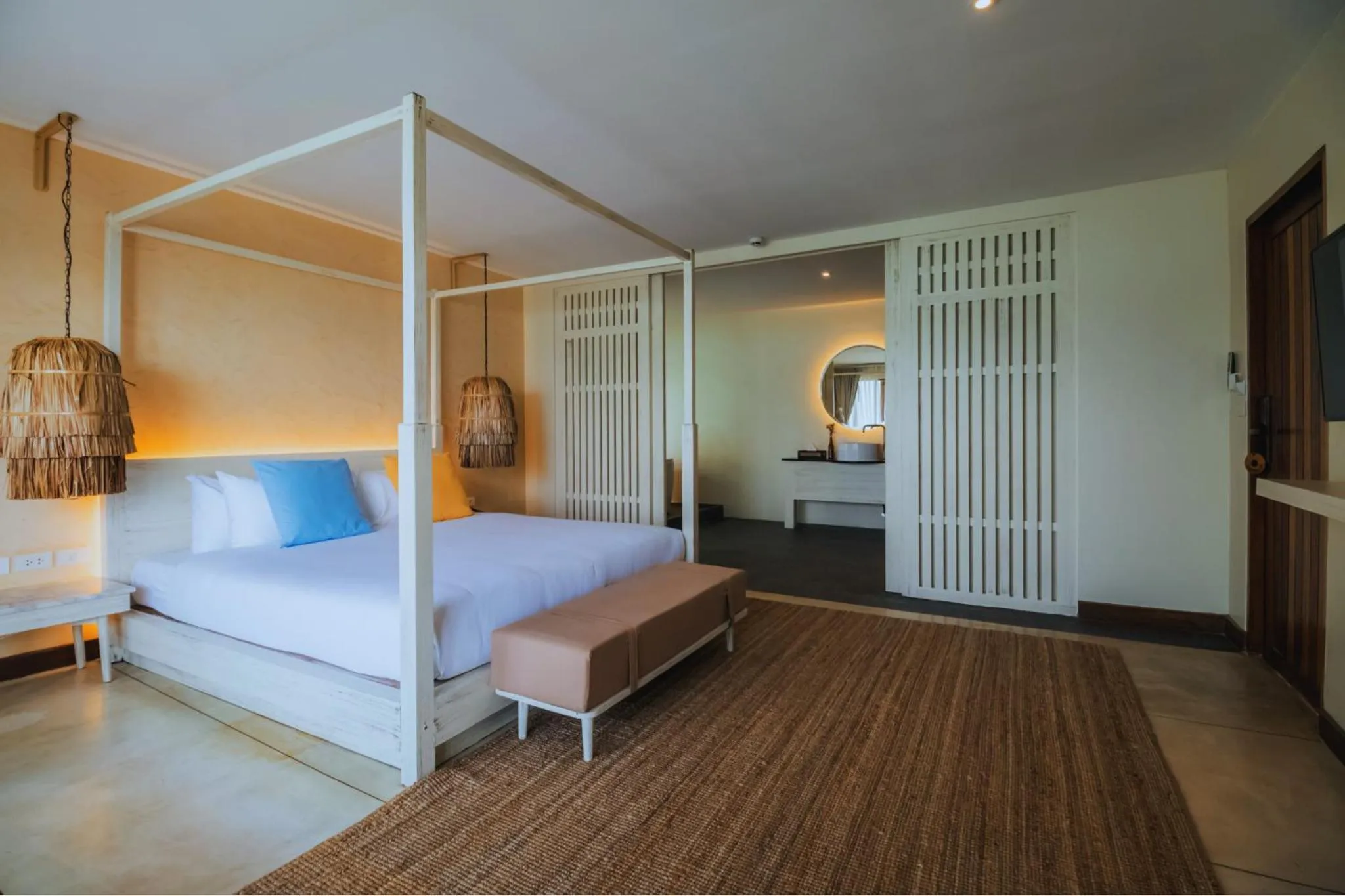 Bed in Sea Sun Bed & Beyond