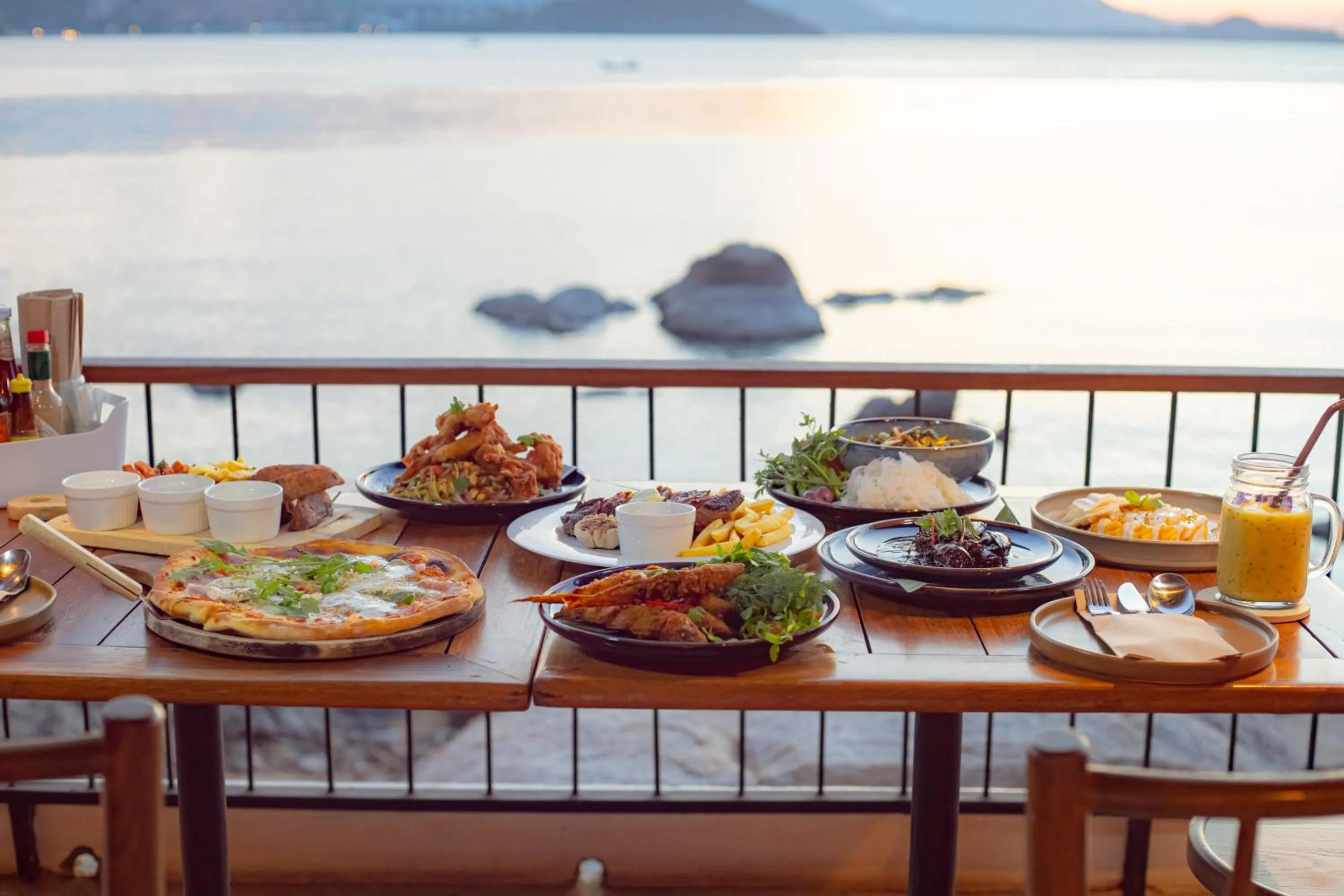 Restaurant/places to eat in Sea Sun Bed & Beyond