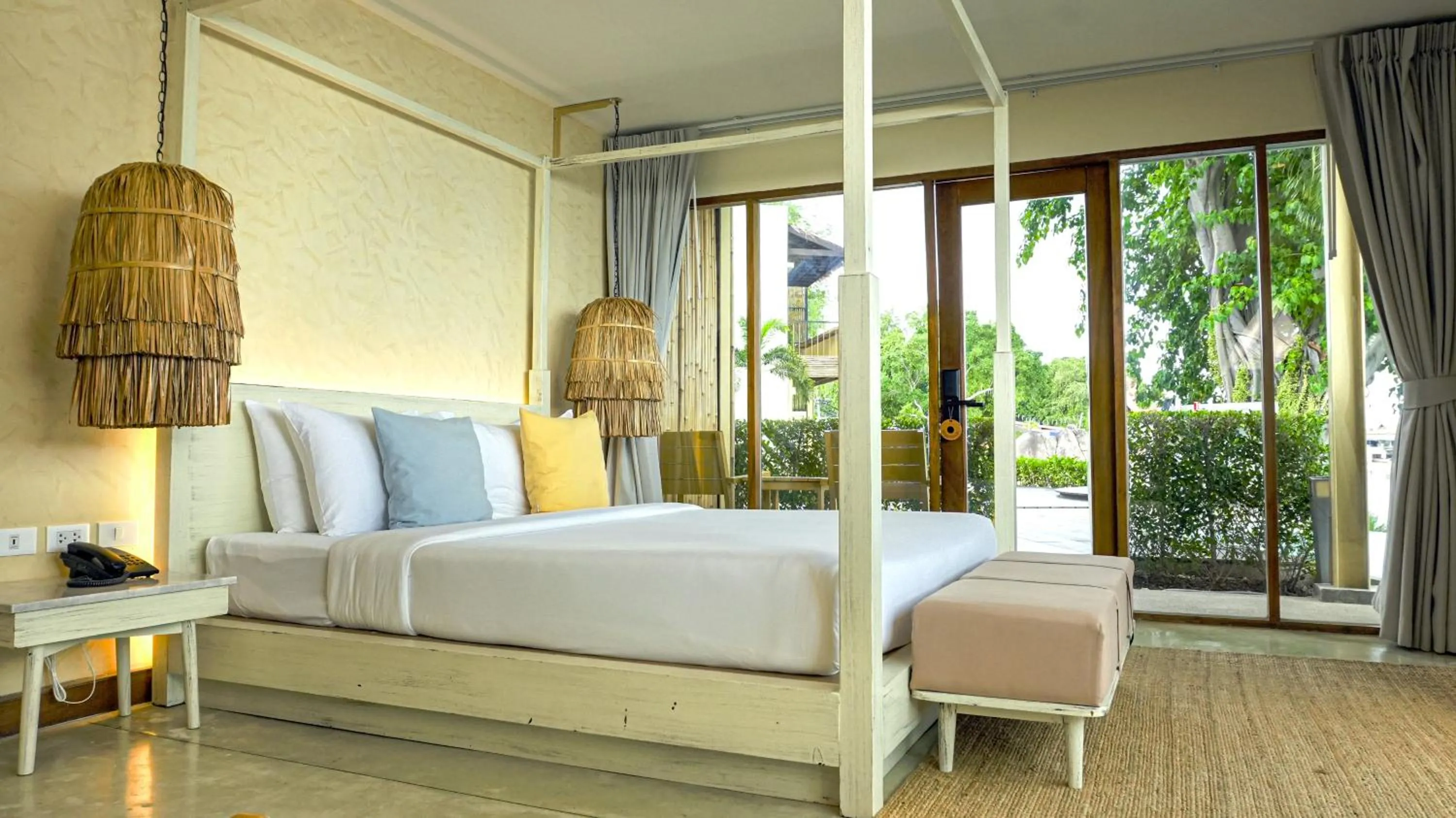 Bed in Sea Sun Bed & Beyond