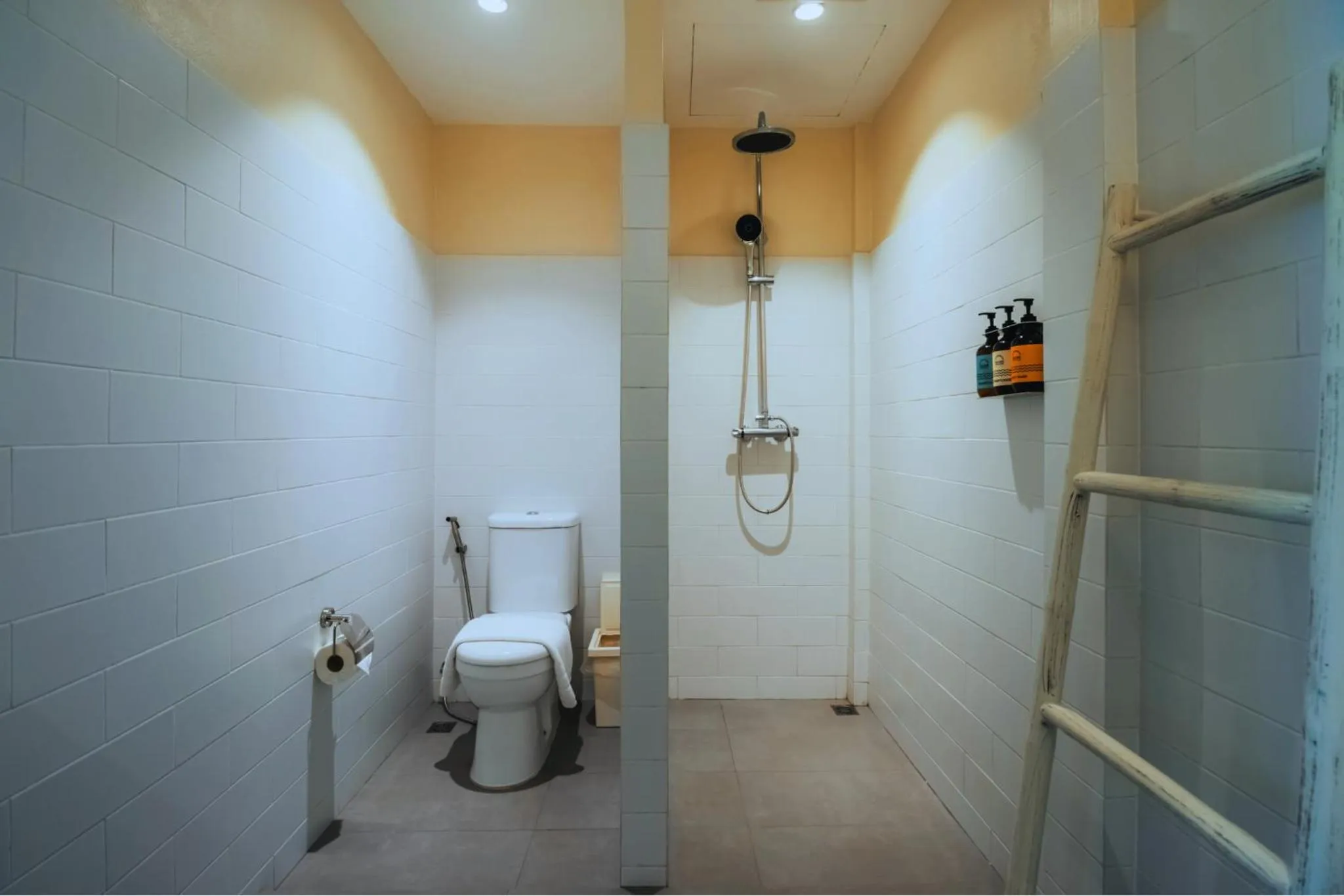 Shower in Sea Sun Bed & Beyond