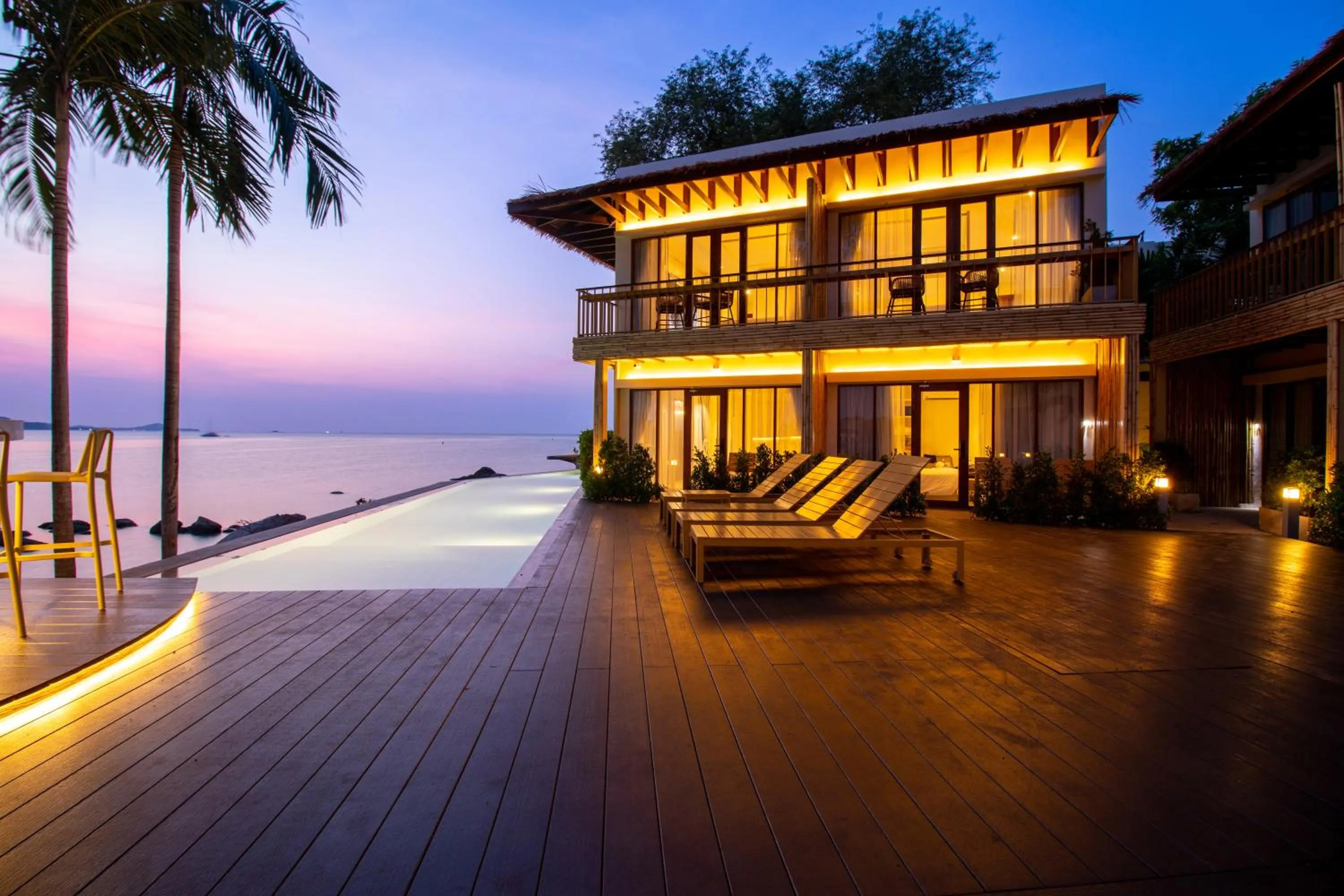 Night in Sea Sun Bed & Beyond