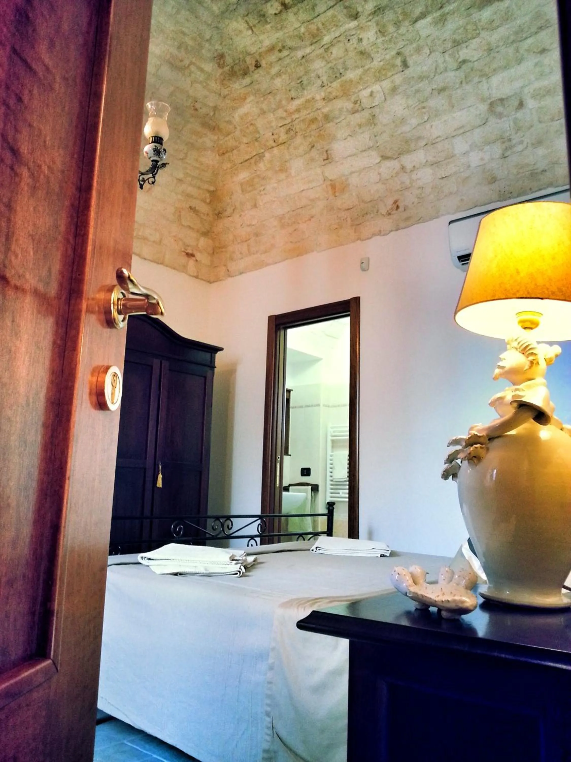 Bathroom in Trulli-eu Guesthouse Alberobello