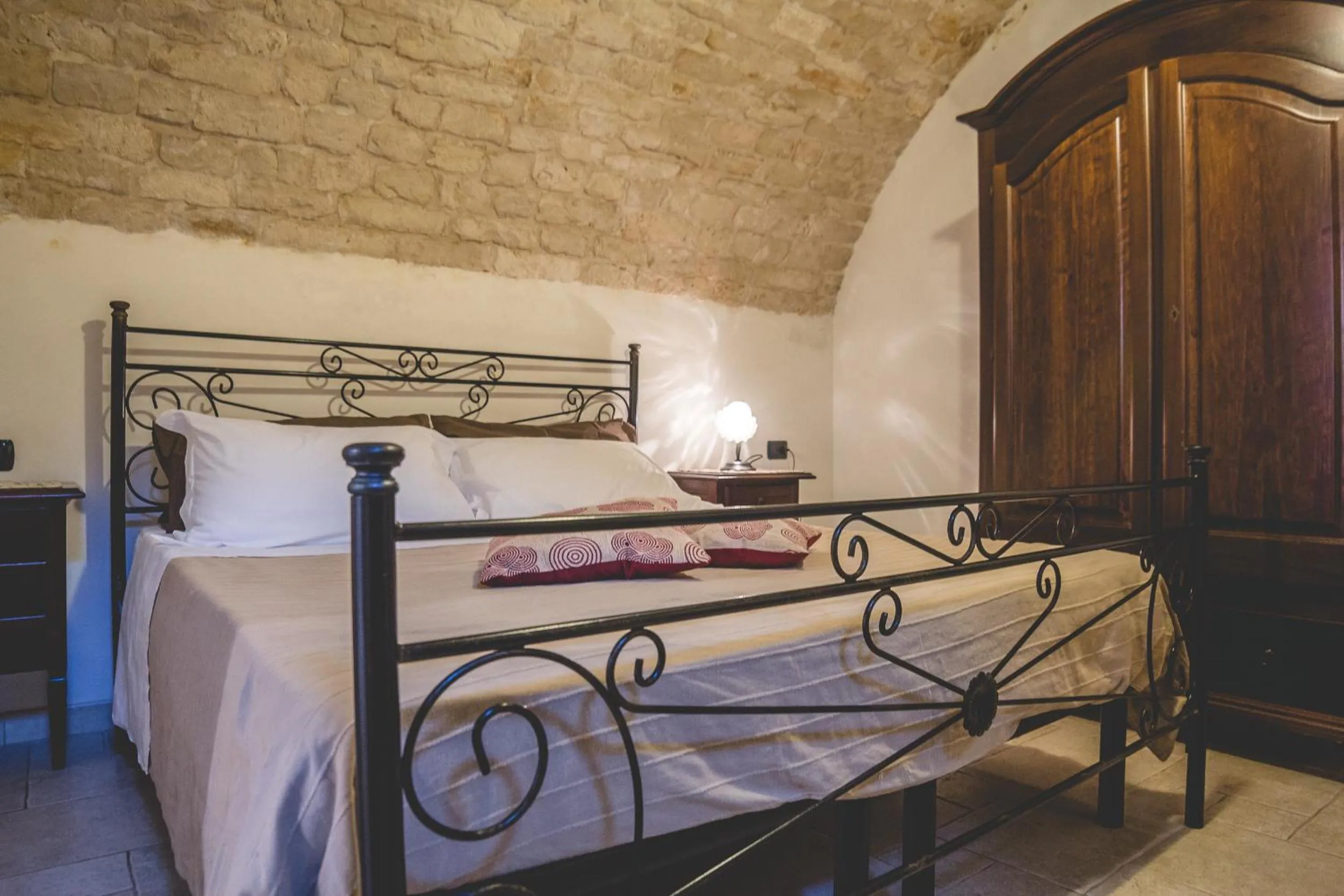 Bed in Trulli-eu Guesthouse Alberobello
