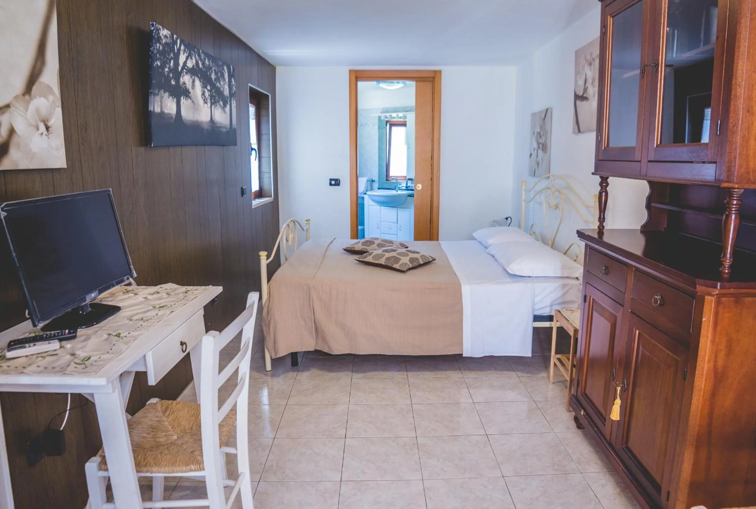 Bed in Trulli-eu Guesthouse Alberobello