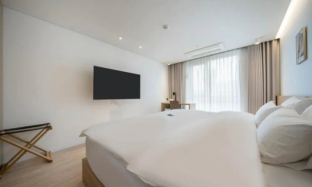 Photo of the whole room, Bed in Pohang Hotel Noblion
