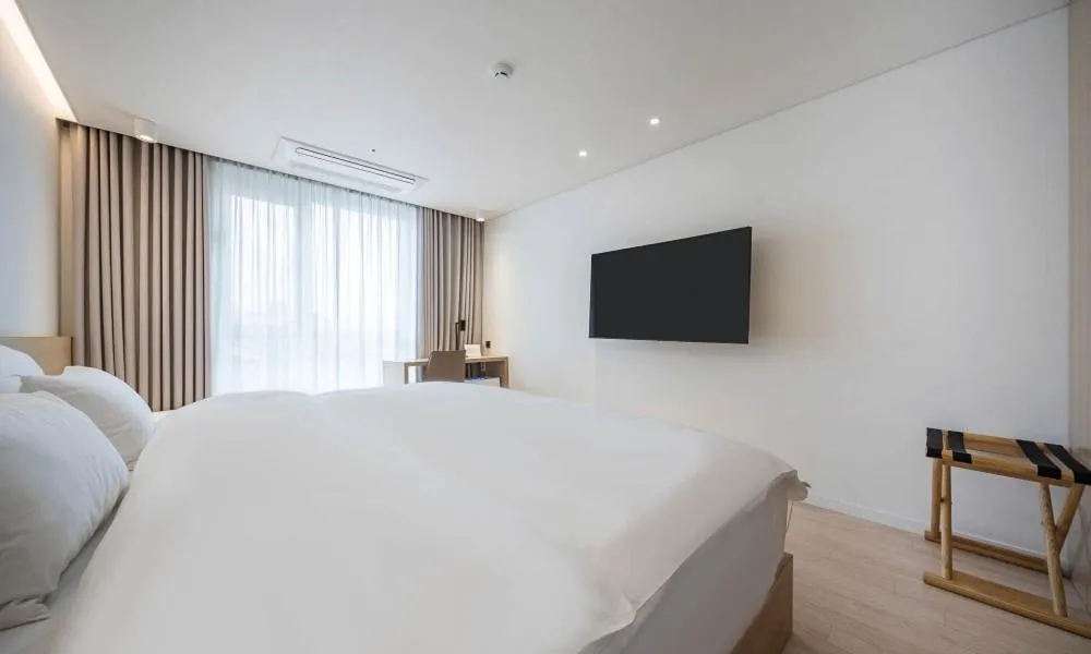 Photo of the whole room, Bed in Pohang Hotel Noblion