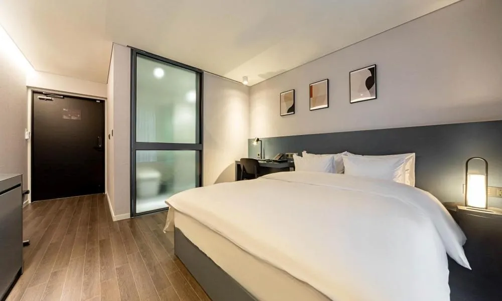 Photo of the whole room, Bed in Pohang Hotel Noblion