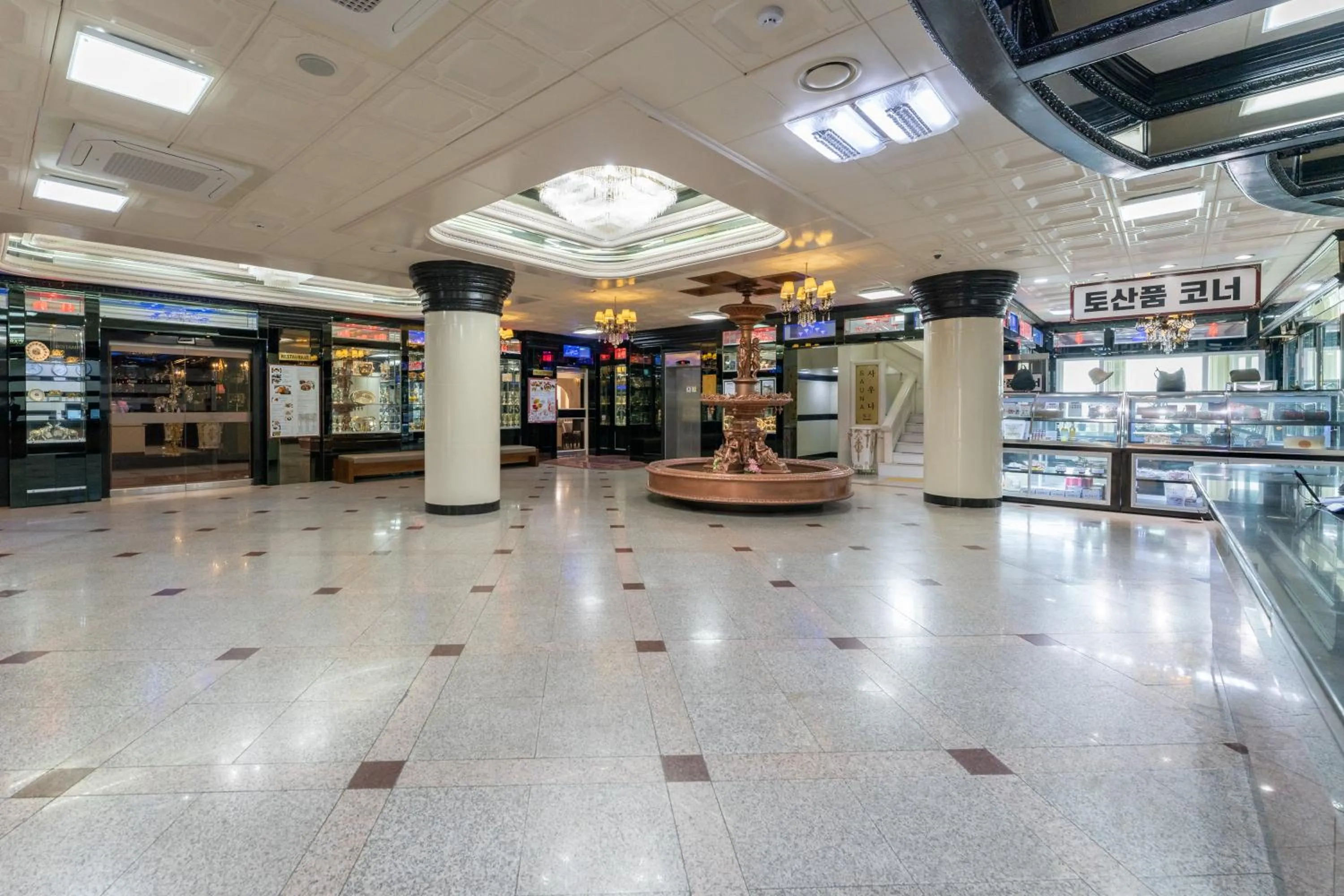 Lobby or reception in Hotel Gaya