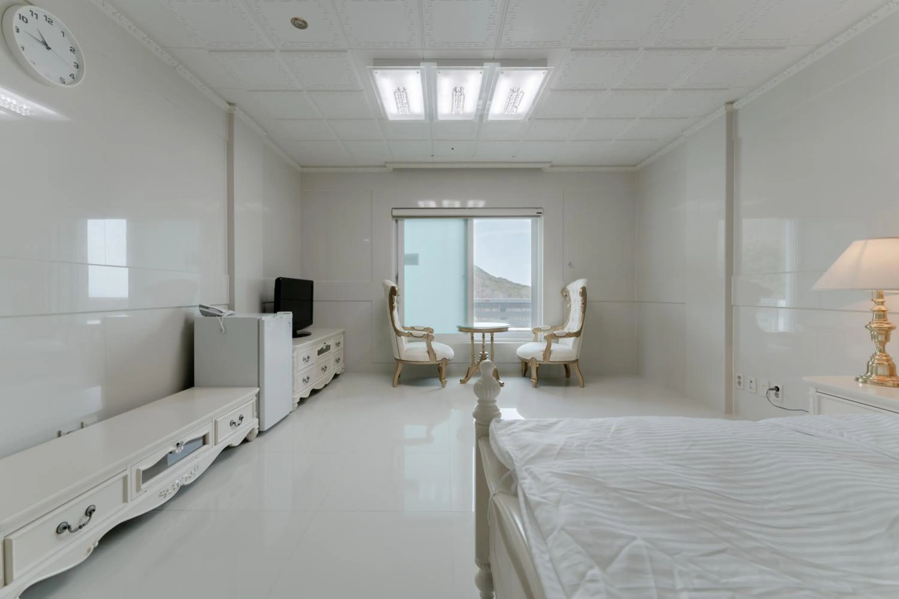 Bedroom, Bed in Hotel Gaya