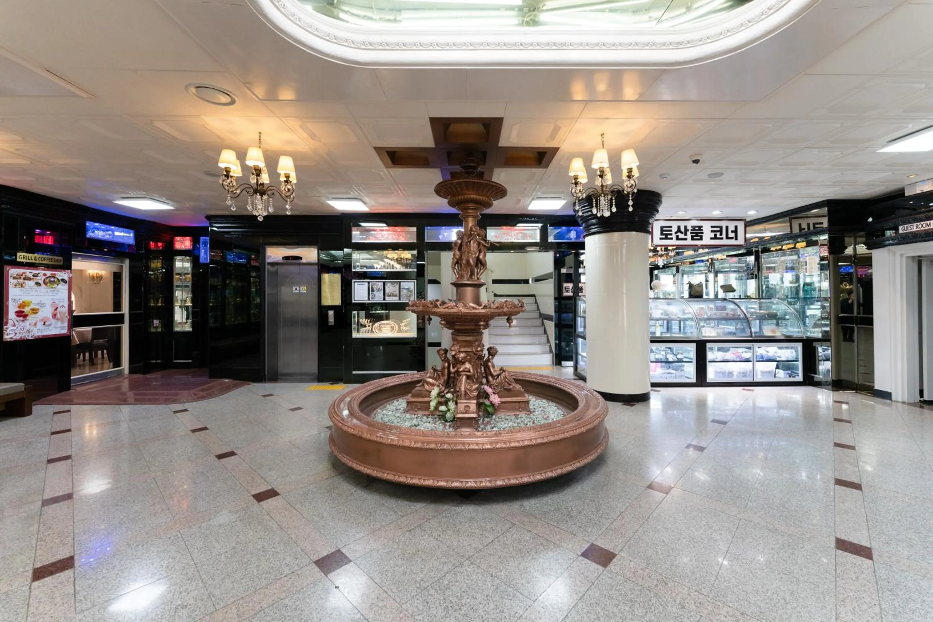 Lobby or reception in Hotel Gaya