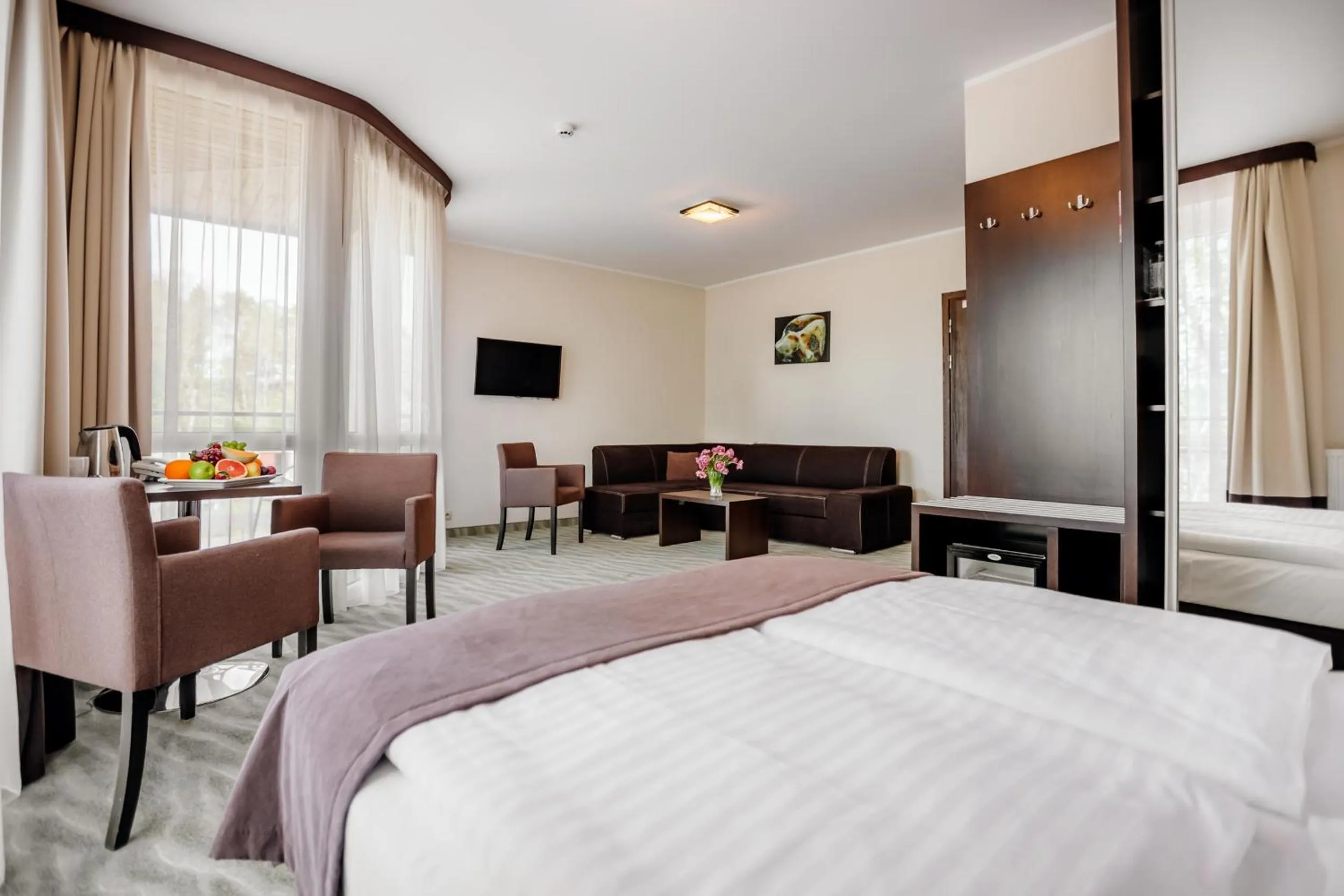 Balcony/Terrace, Bed in Hotel Emocja SPA