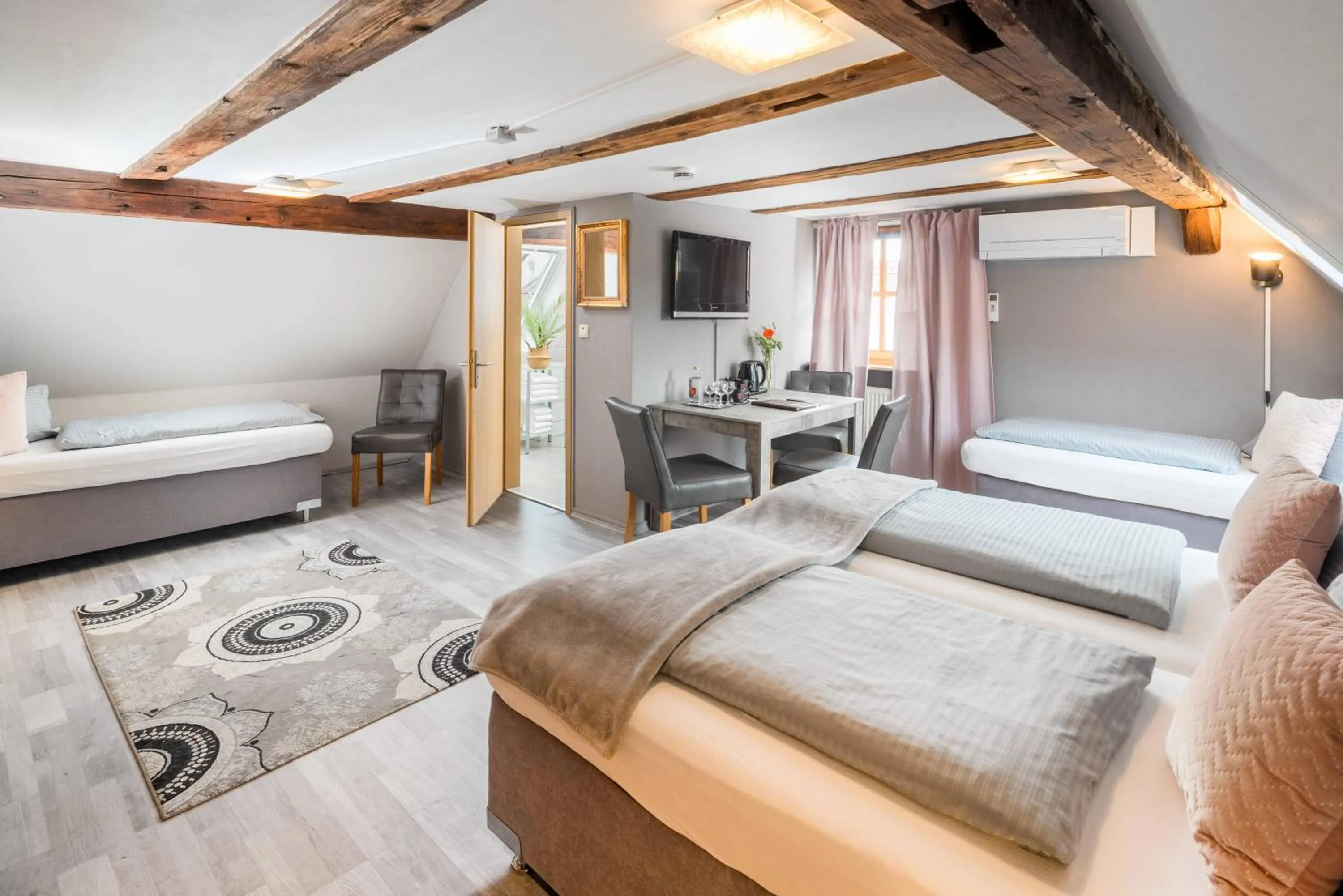 Bed in Hotel Nürnberger Hof in Altdorf