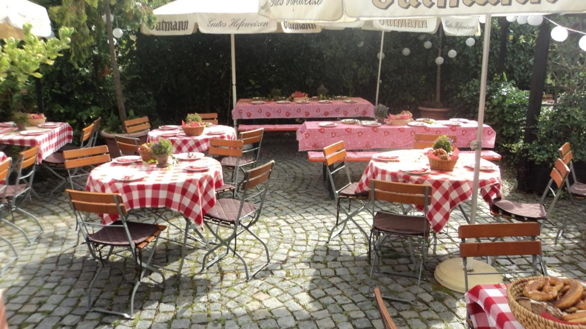 Restaurant/places to eat in Hotel Nürnberger Hof in Altdorf