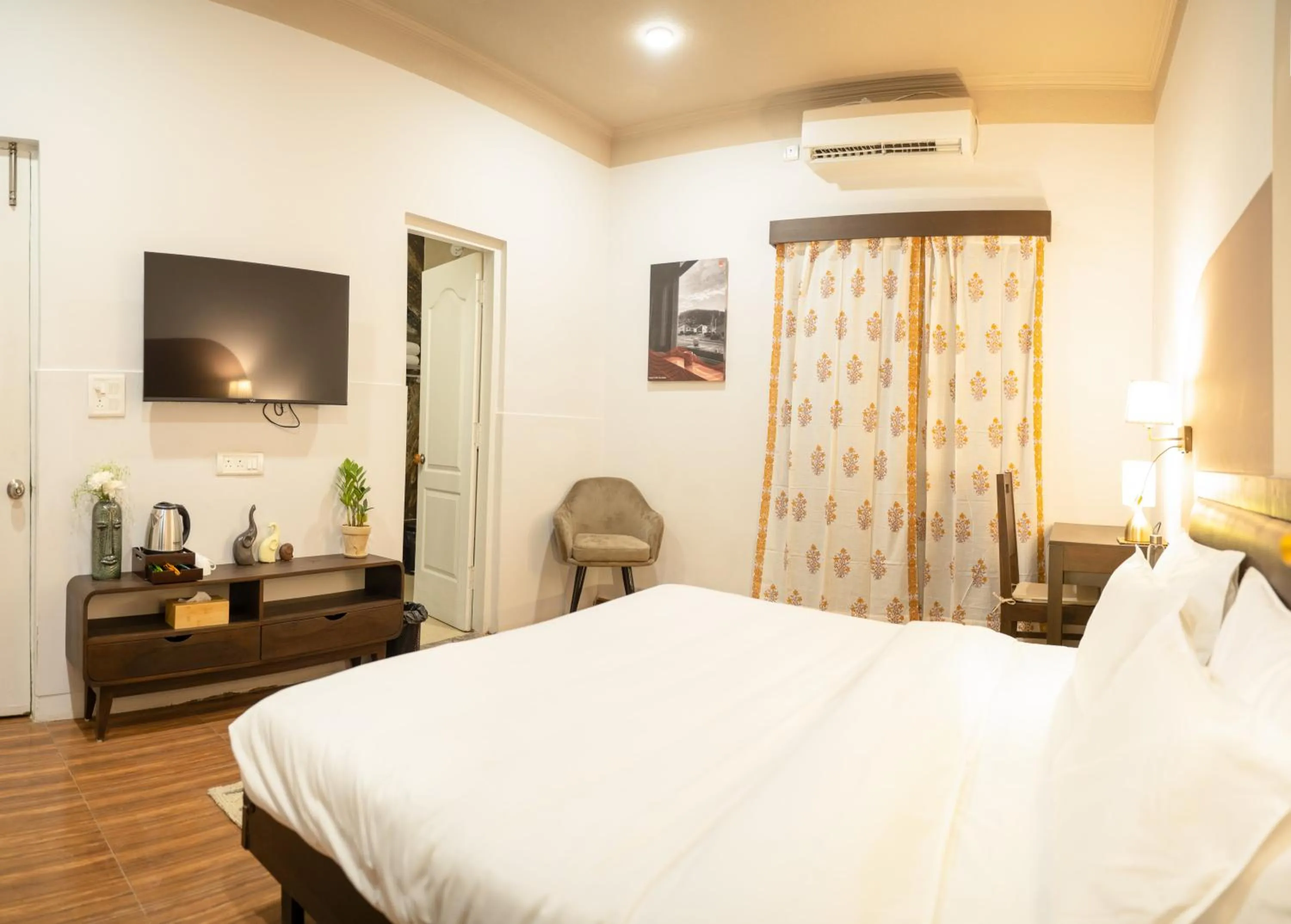 Bed in Firebrick Boutique Residences - GARNET HOUSE