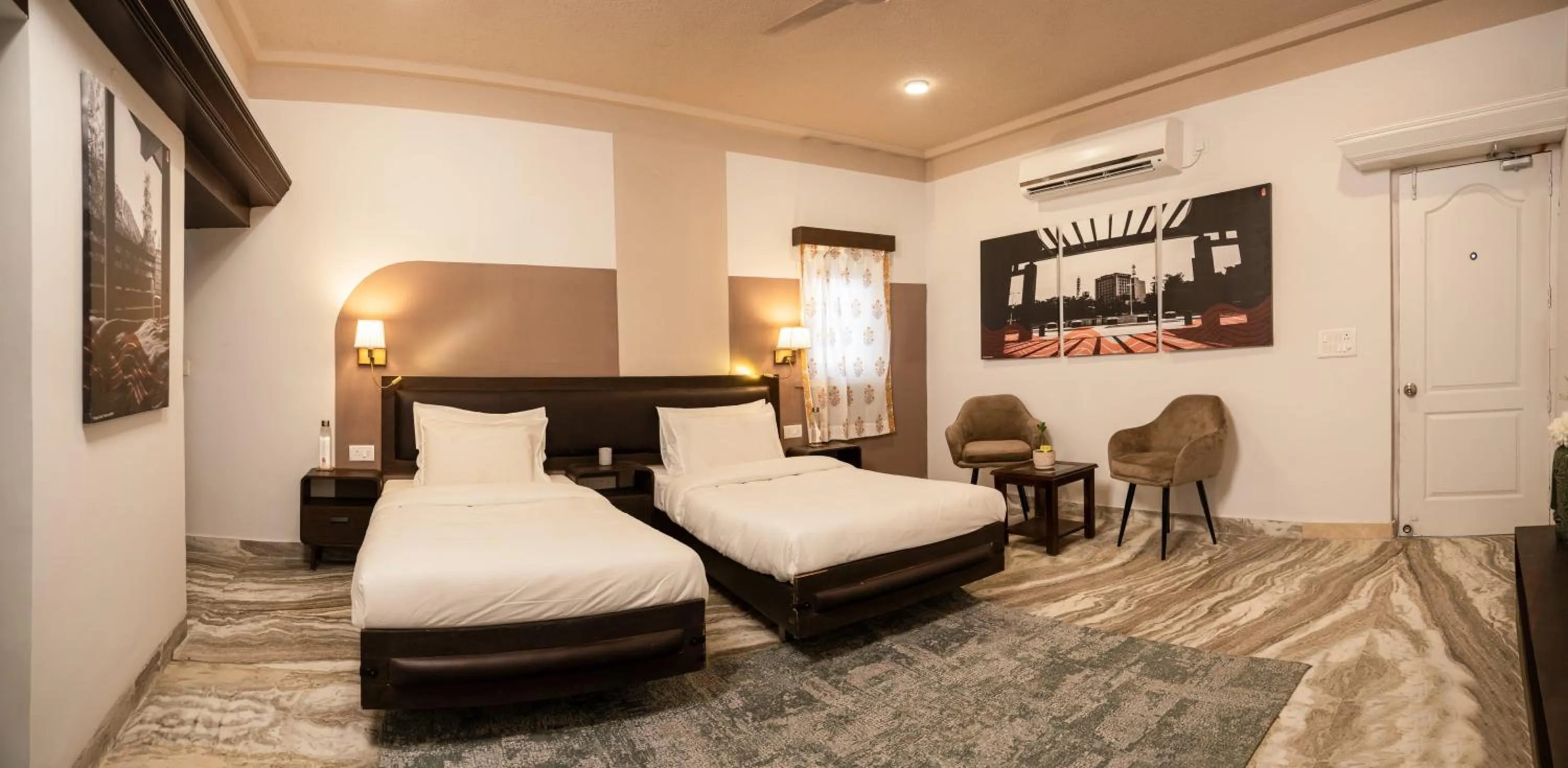 Bed in Firebrick Boutique Residences - GARNET HOUSE