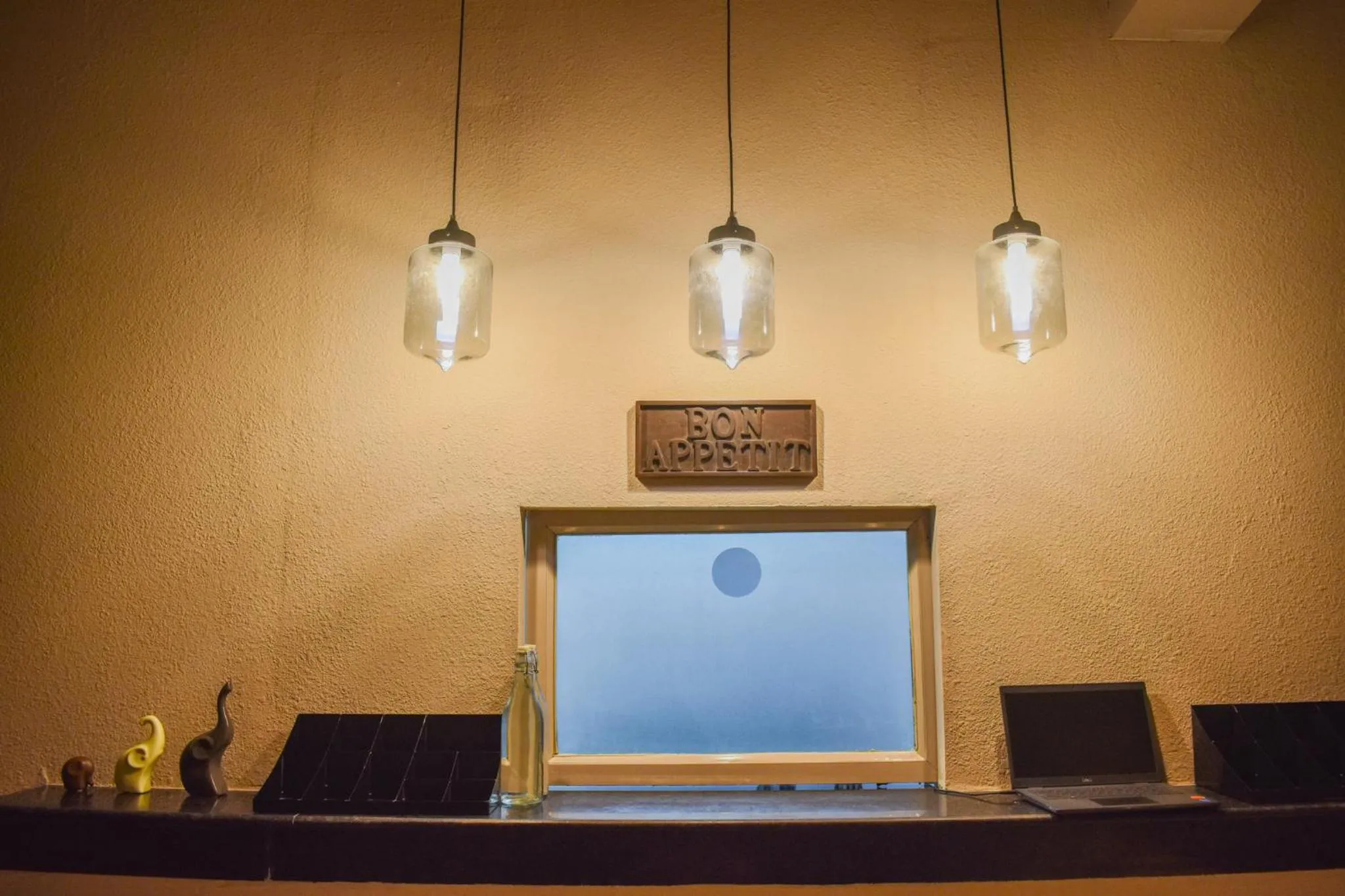 Restaurant/places to eat in Firebrick Boutique Residences - GARNET HOUSE