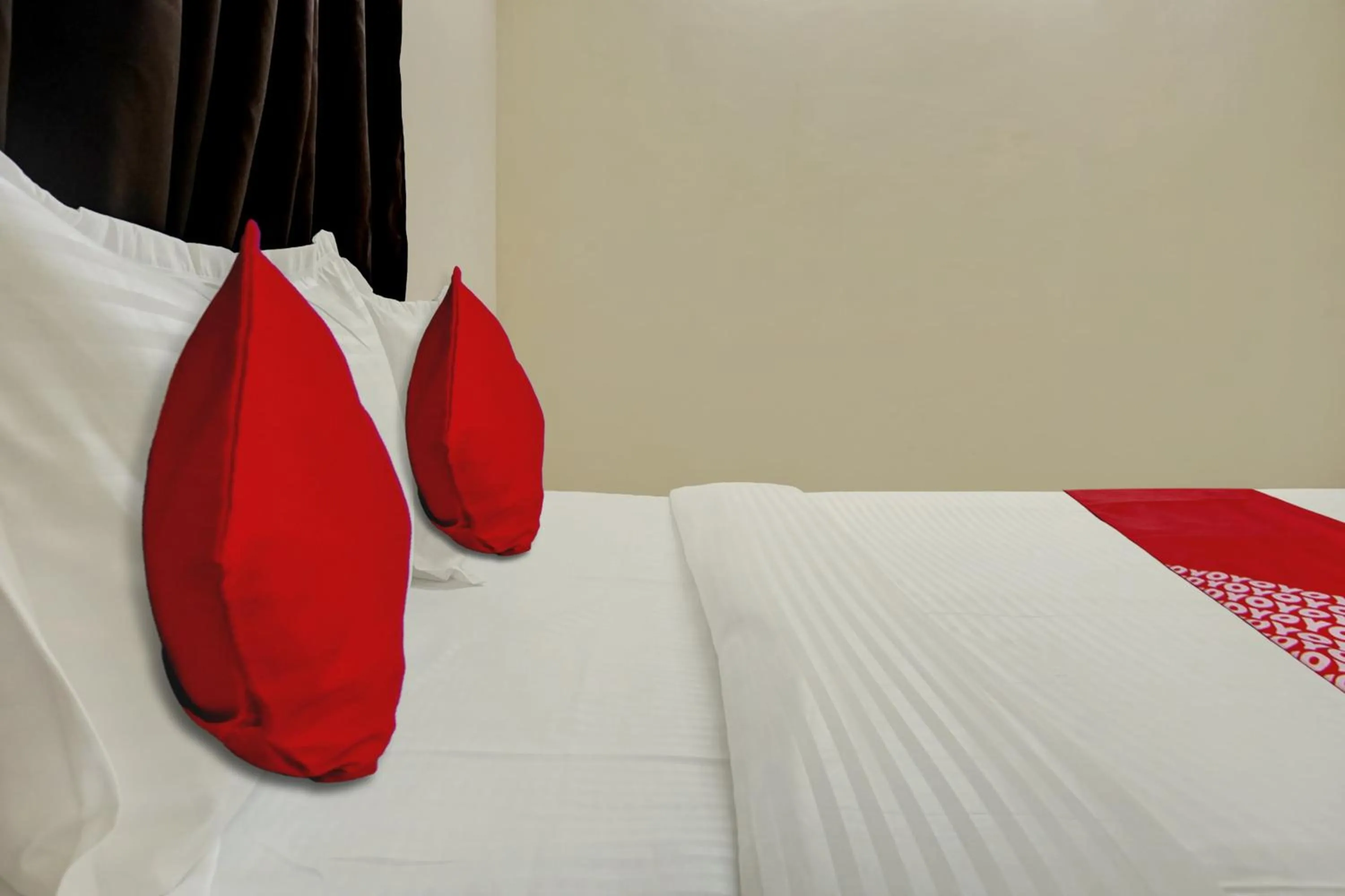 Bedroom, Bed in Super Hotel O Sai Avenue