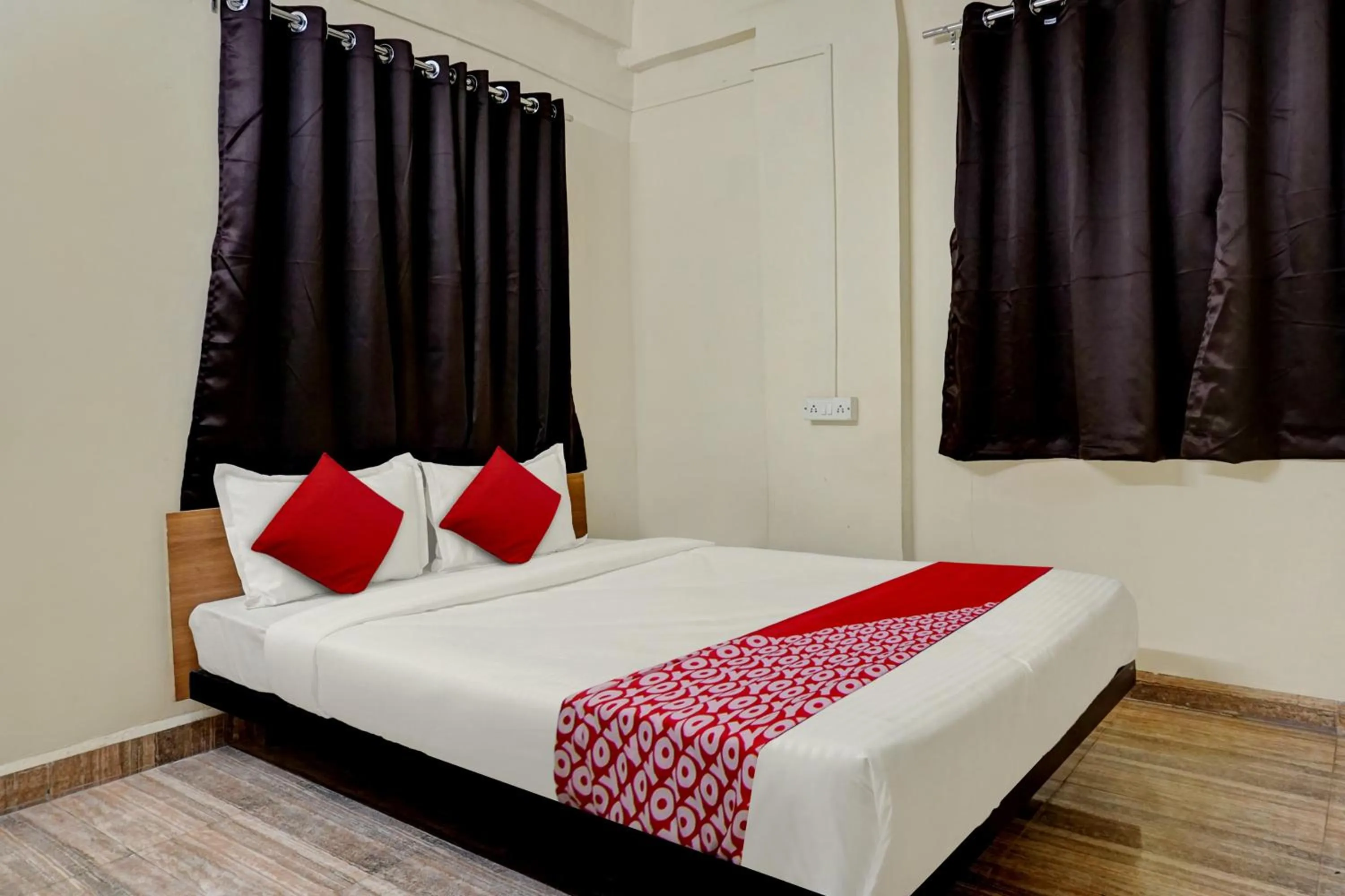 Bedroom, Bed in Super Hotel O Sai Avenue