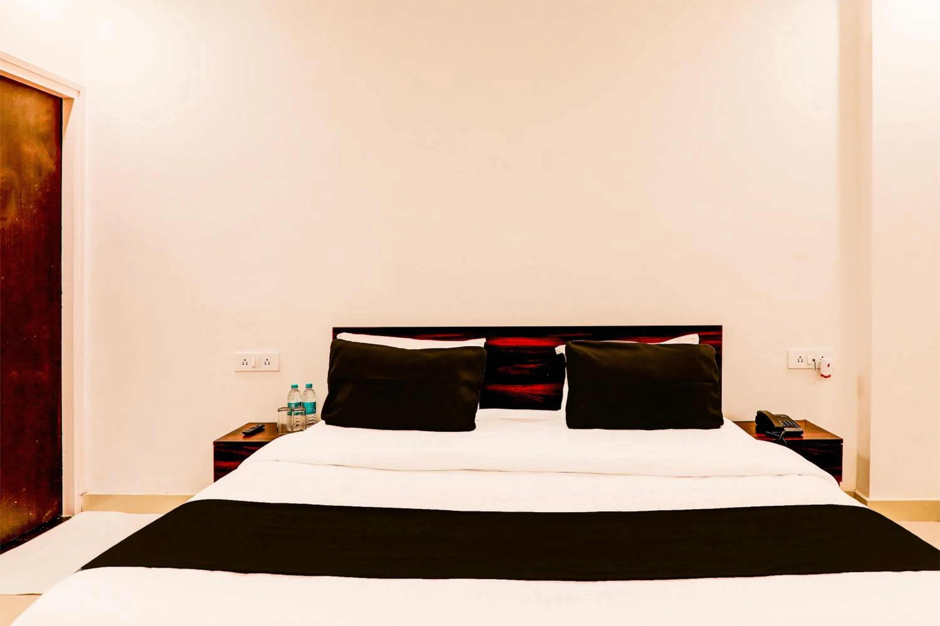 Bedroom in Hotel O The Suite